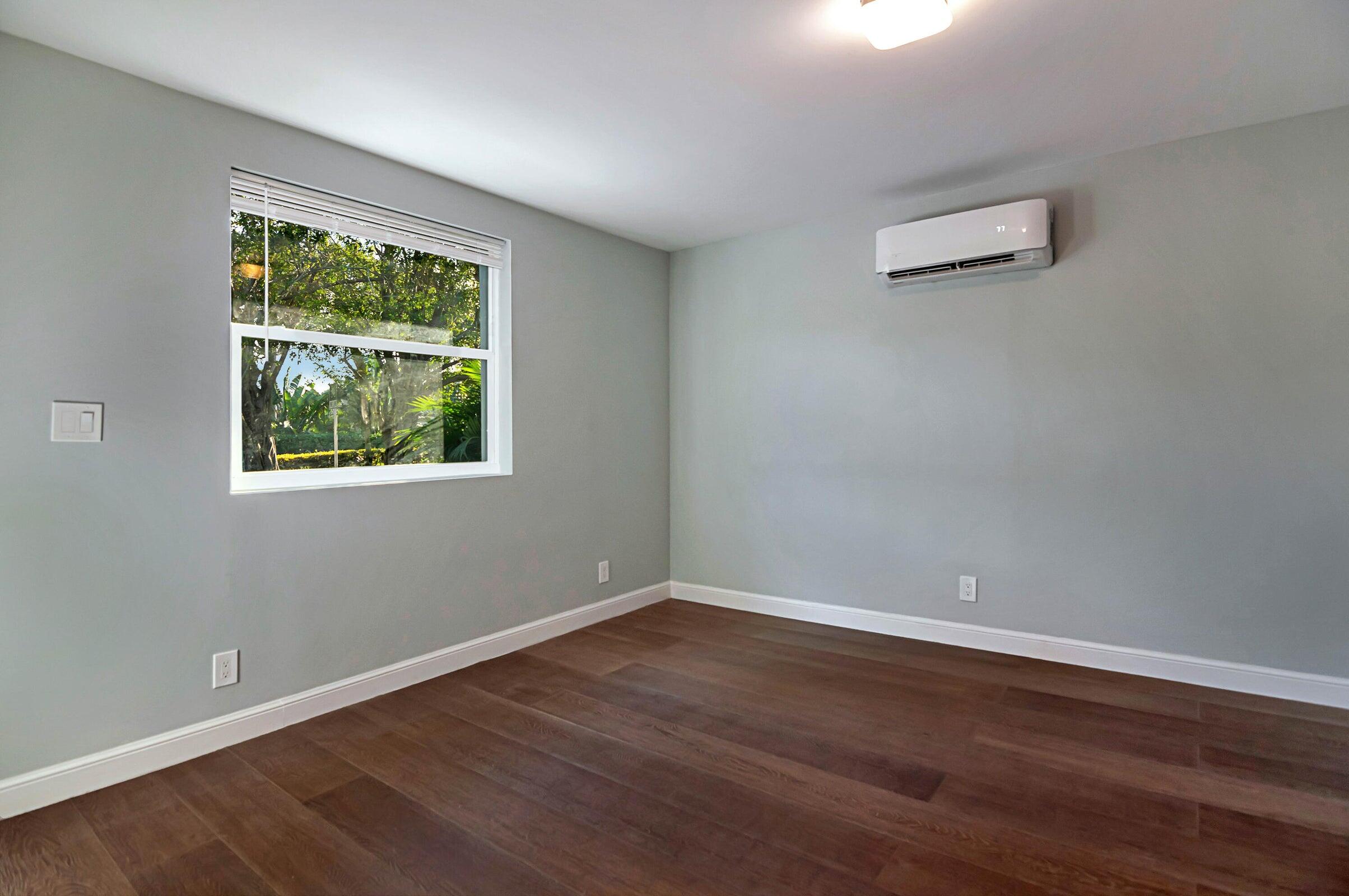 959 SW 18th Street W