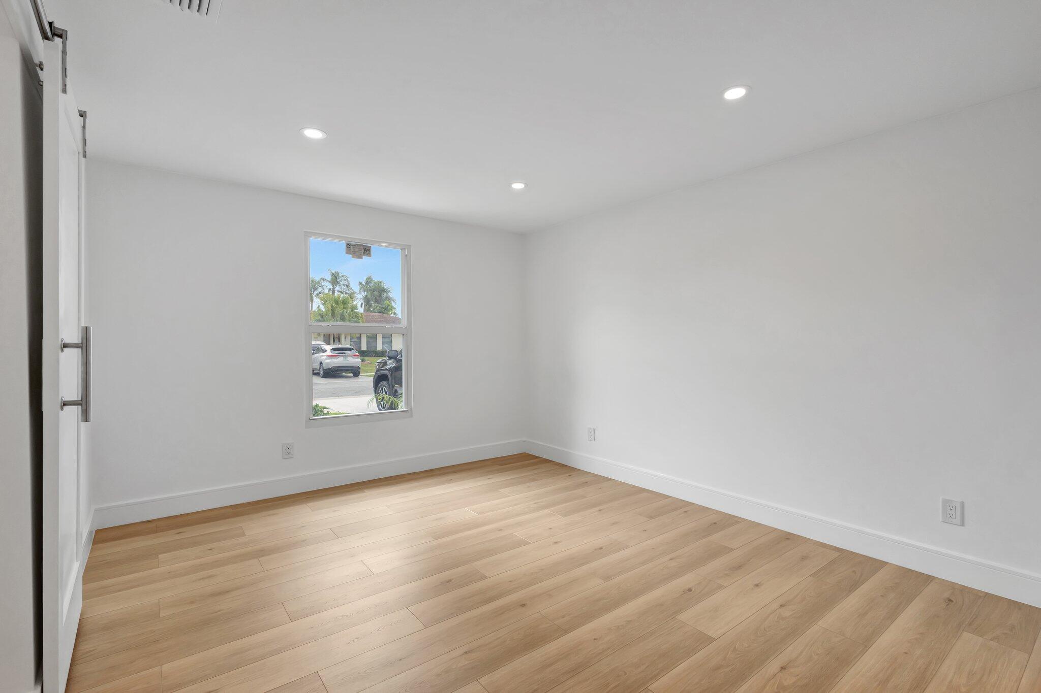 3849 Beresford Road W