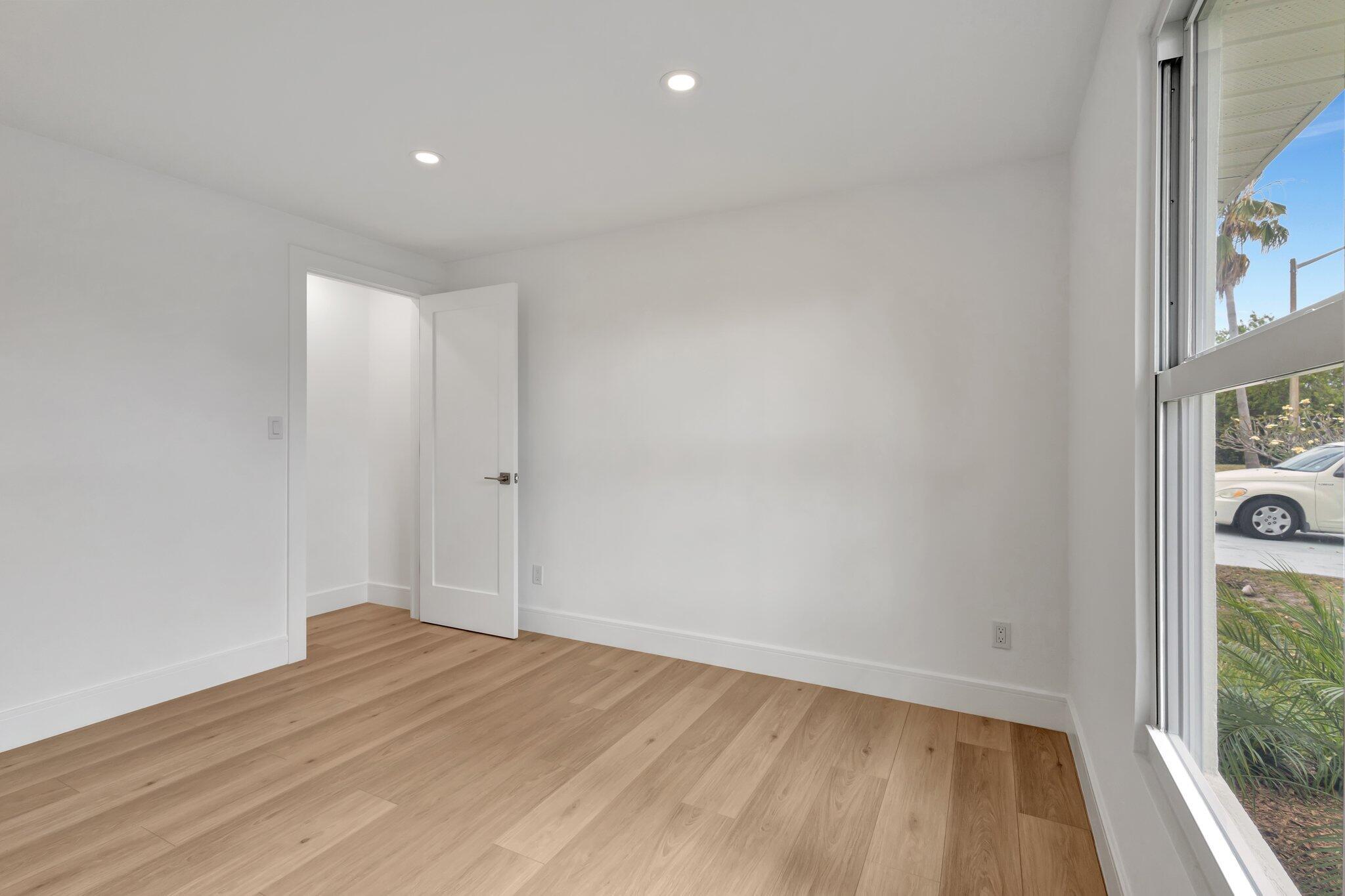 3849 Beresford Road W