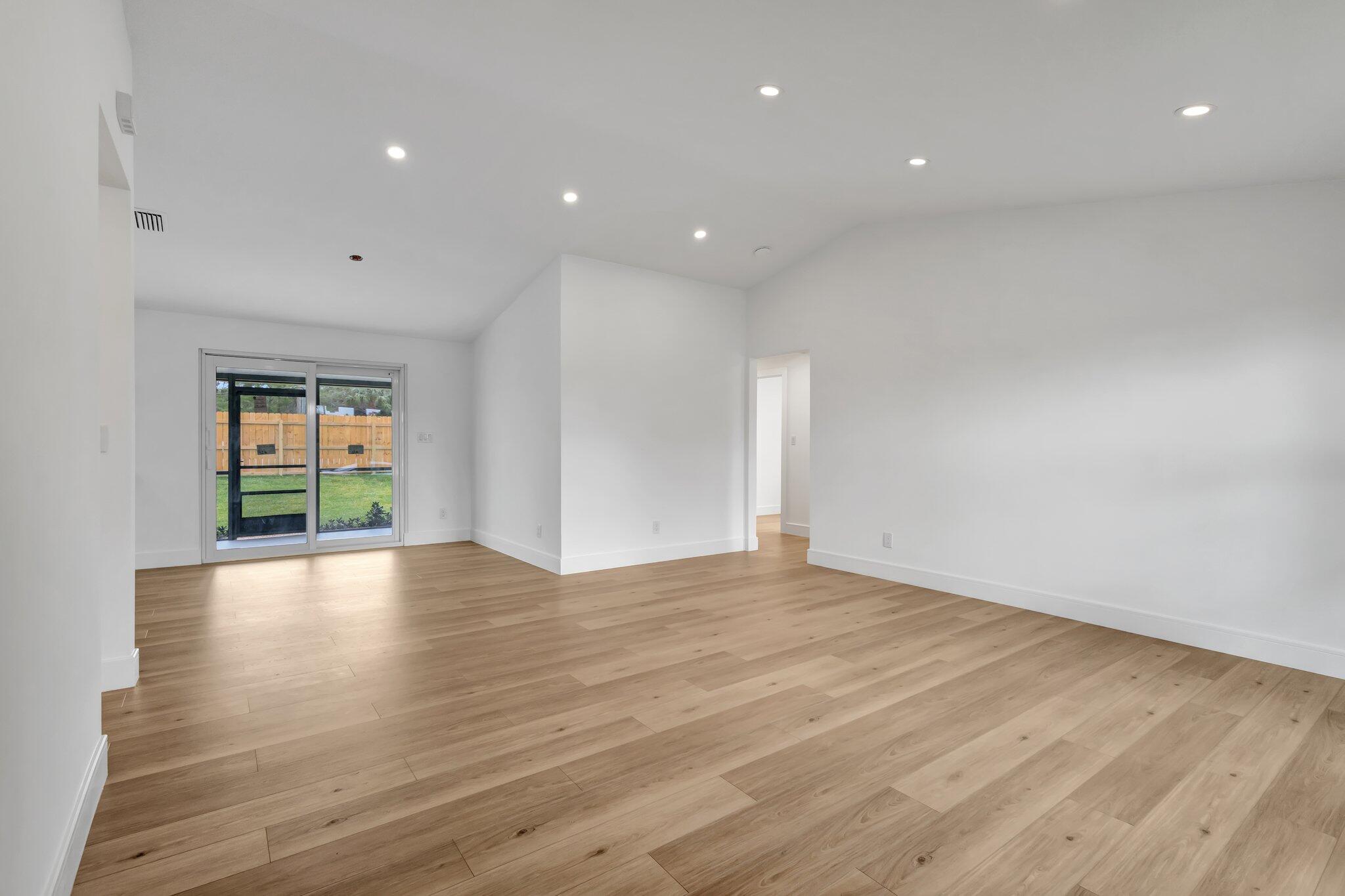 3849 Beresford Road W