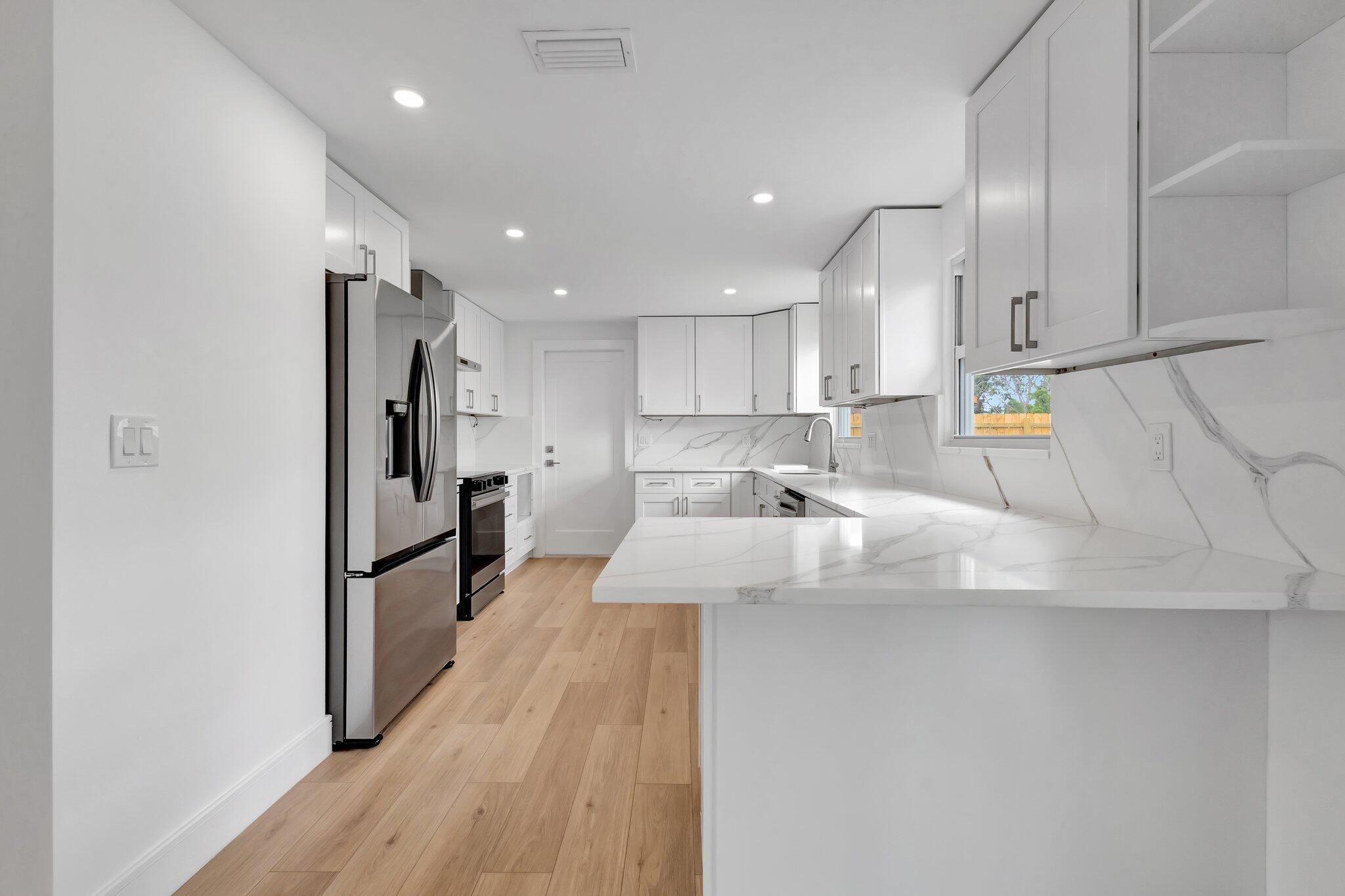 3849 Beresford Road W