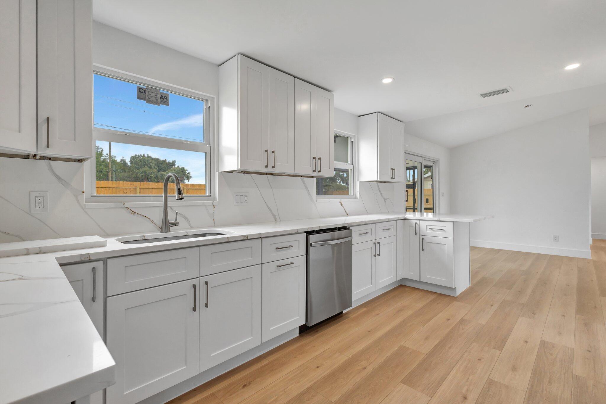 3849 Beresford Road W