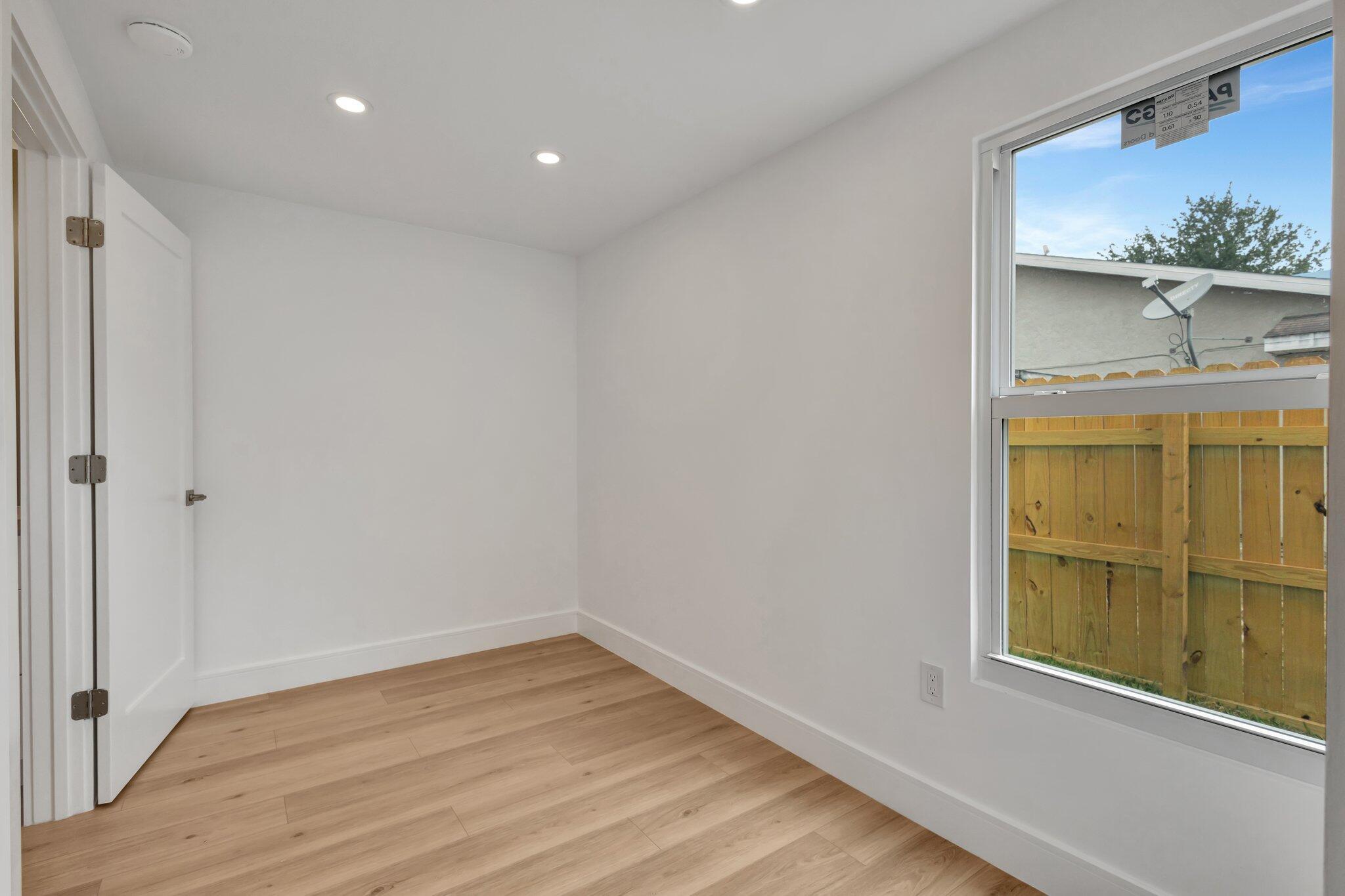 3849 Beresford Road W