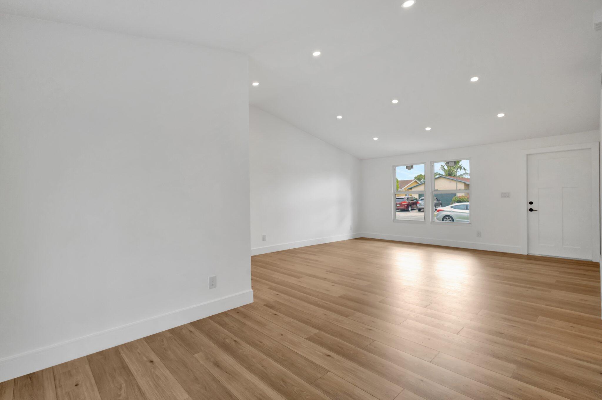 3849 Beresford Road W