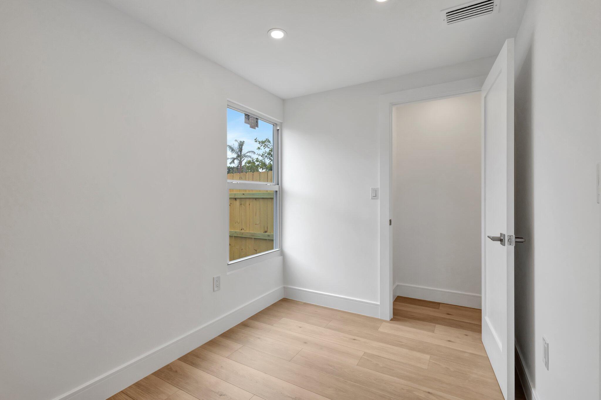 3849 Beresford Road W