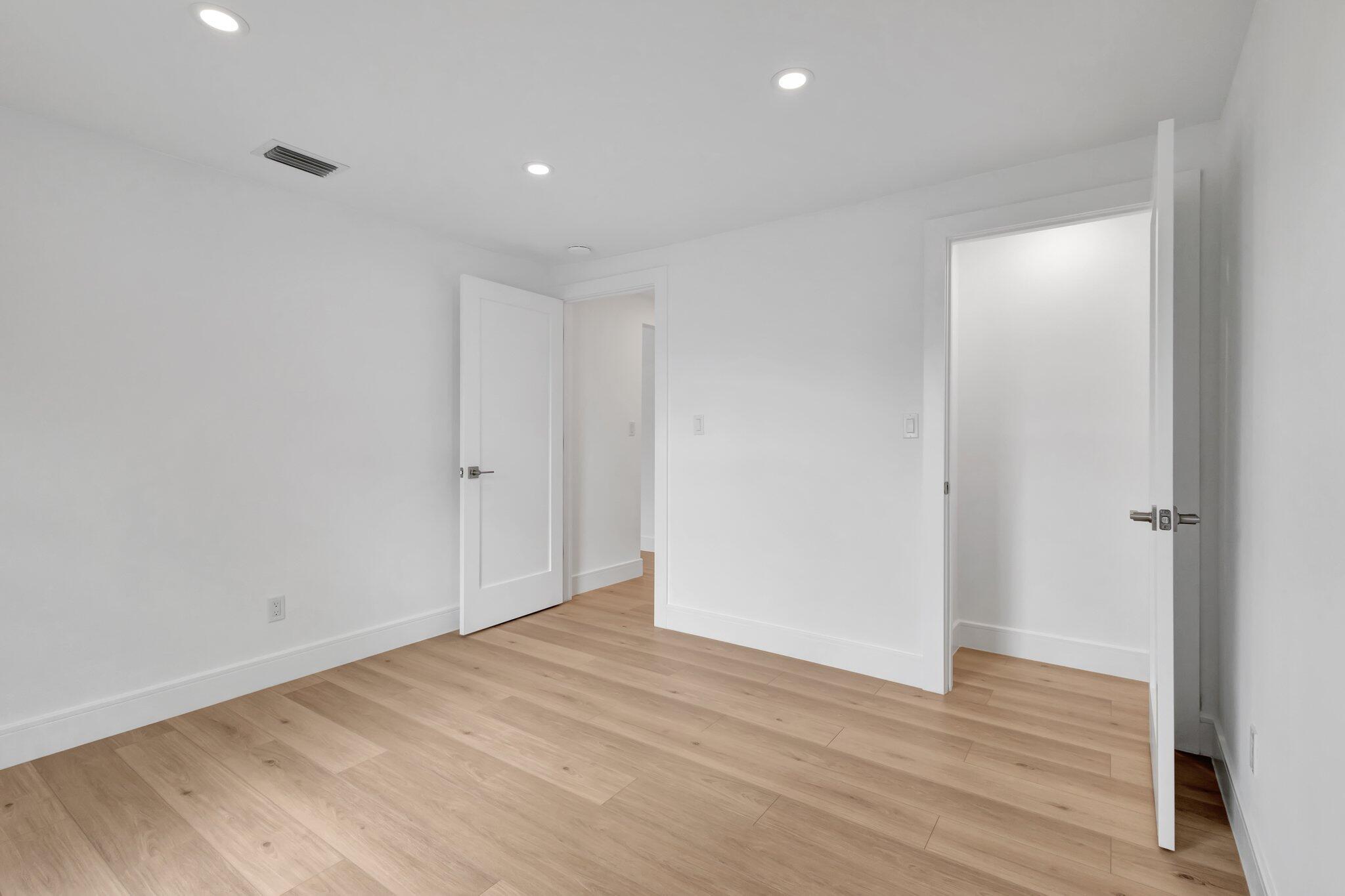 3849 Beresford Road W