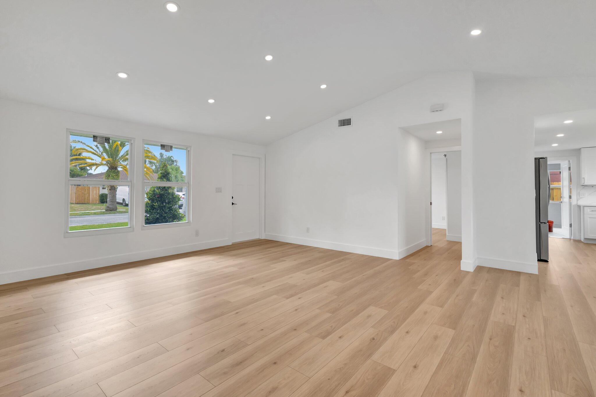 3849 Beresford Road W