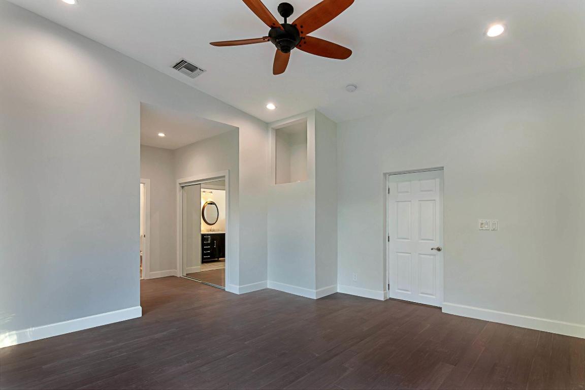 959 SW 18th Street E