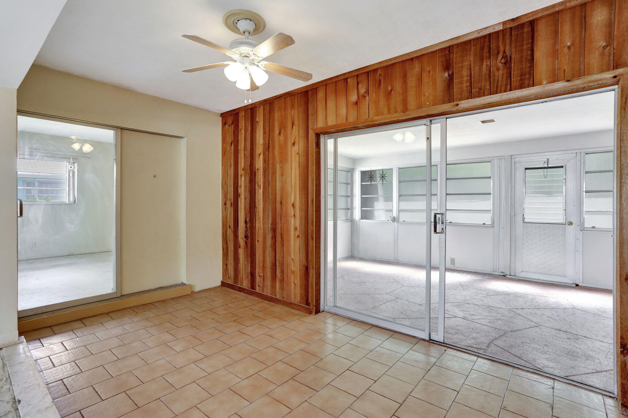2210 NE 40th Court