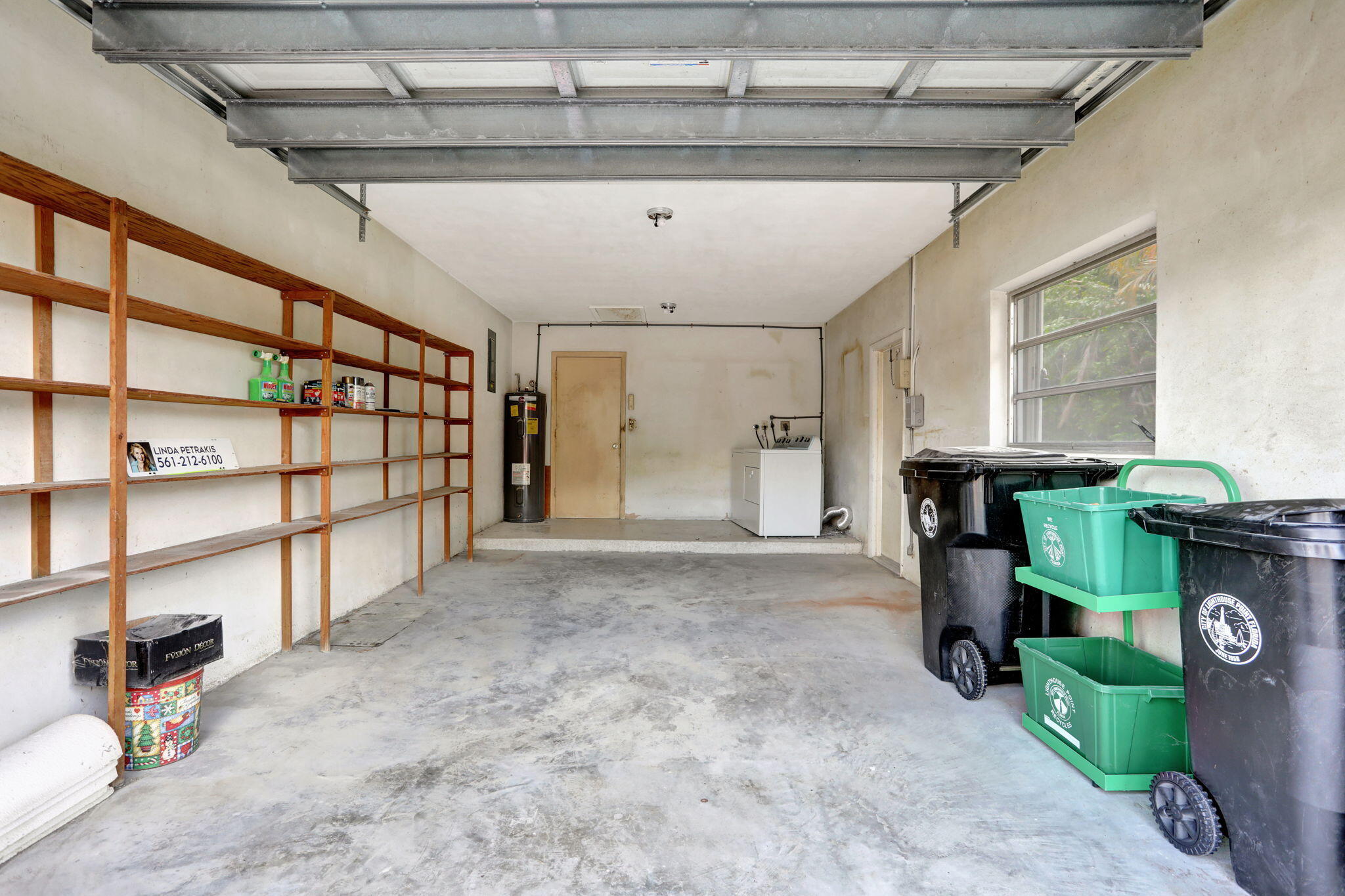 2210 NE 40th Court