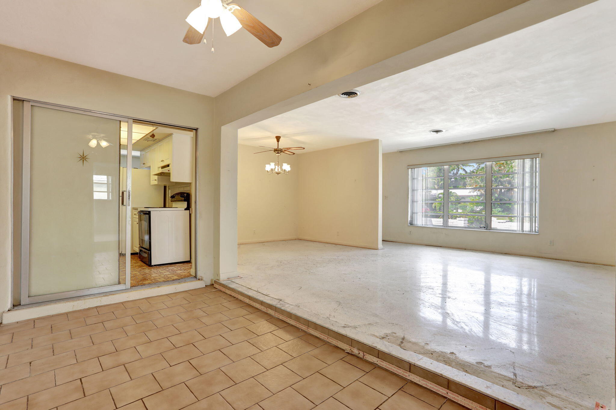 2210 NE 40th Court