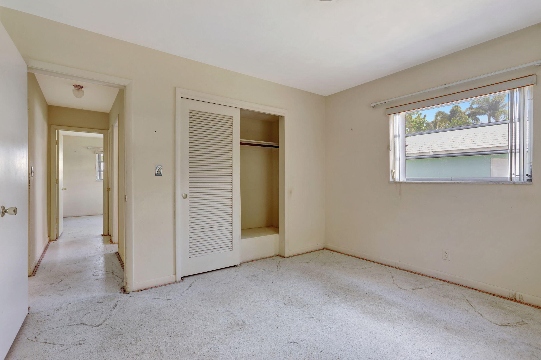 2210 NE 40th Court