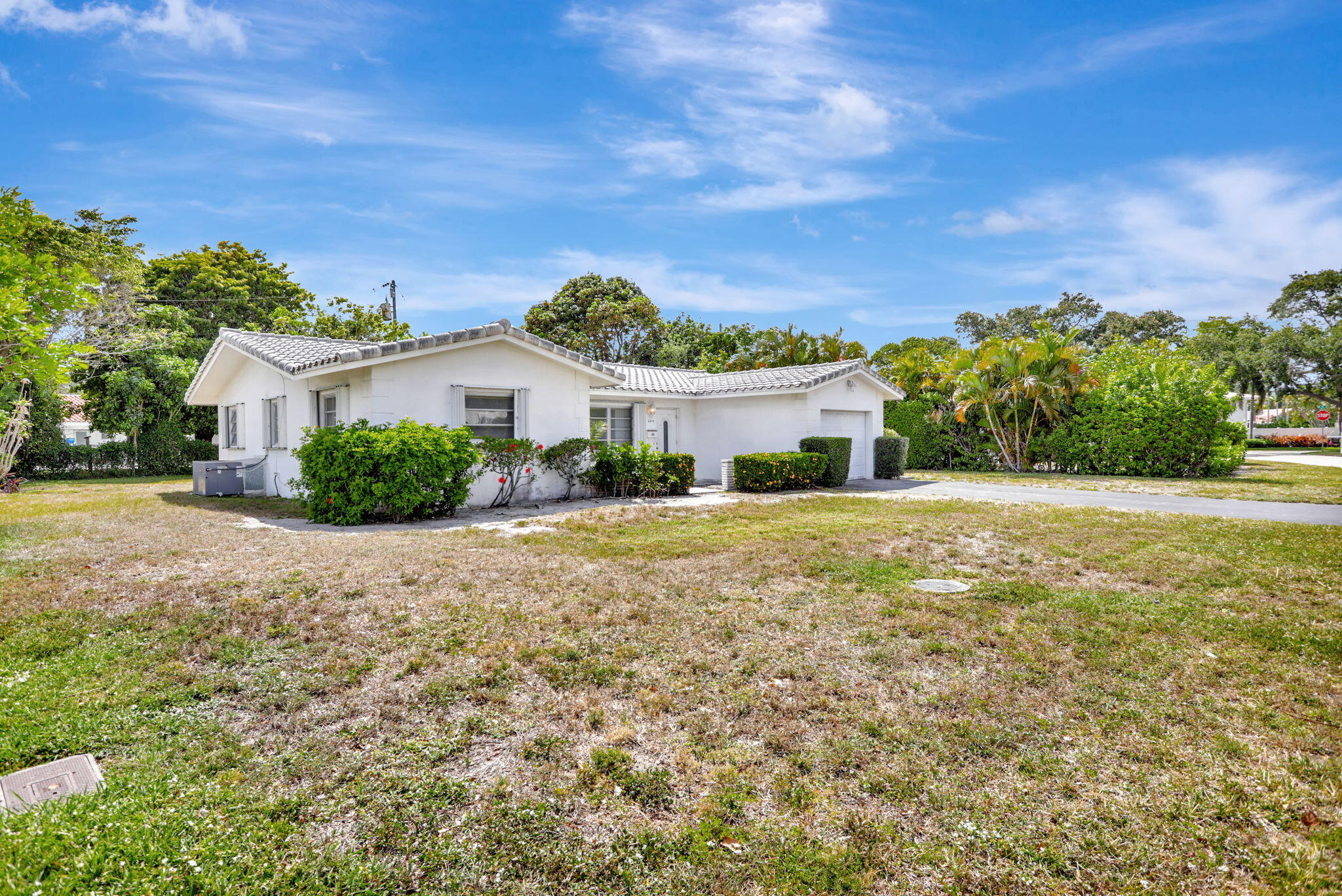 2210 NE 40th Court
