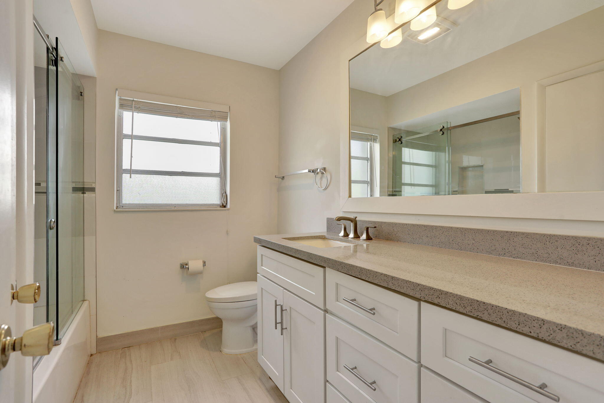2210 NE 40th Court