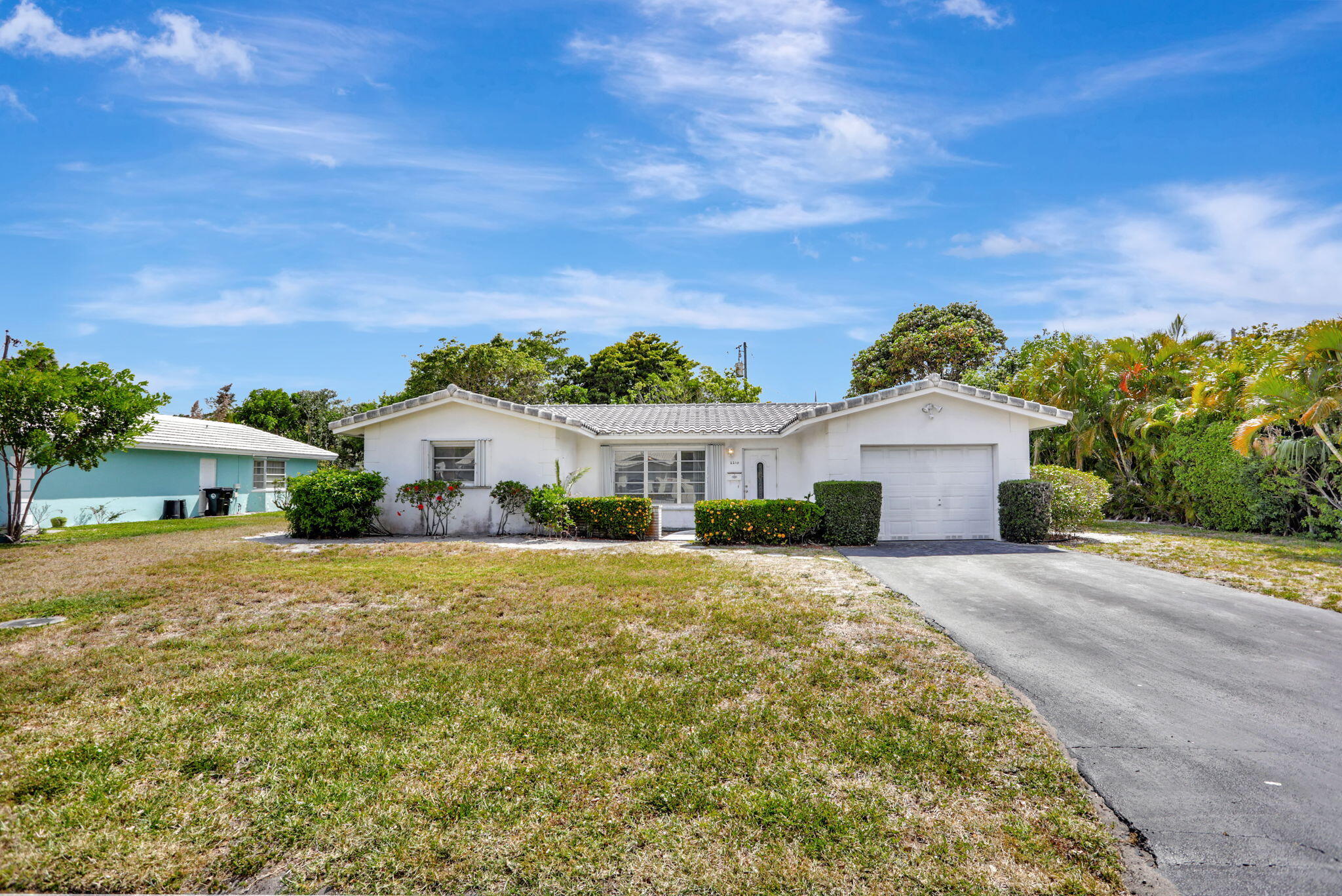 2210 NE 40th Court