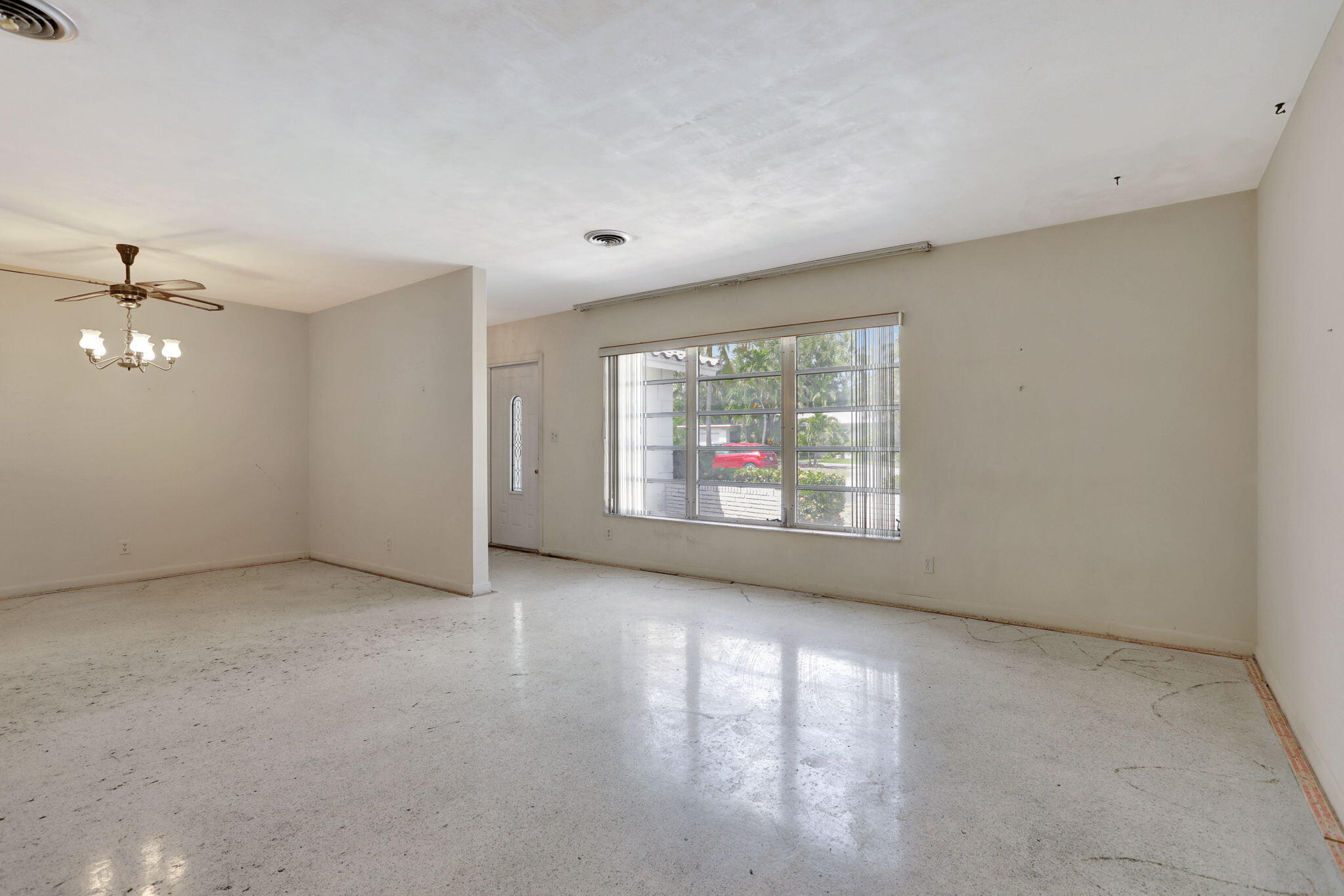 2210 NE 40th Court