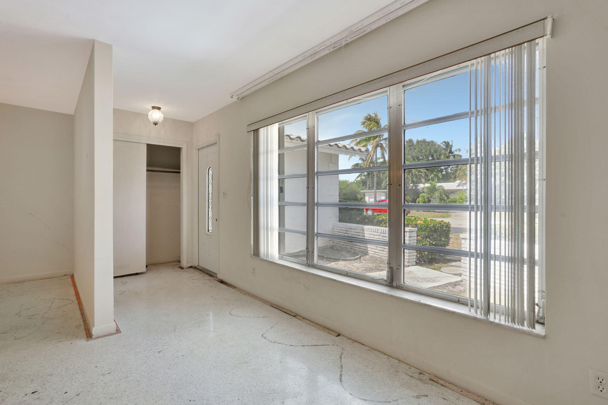 2210 NE 40th Court