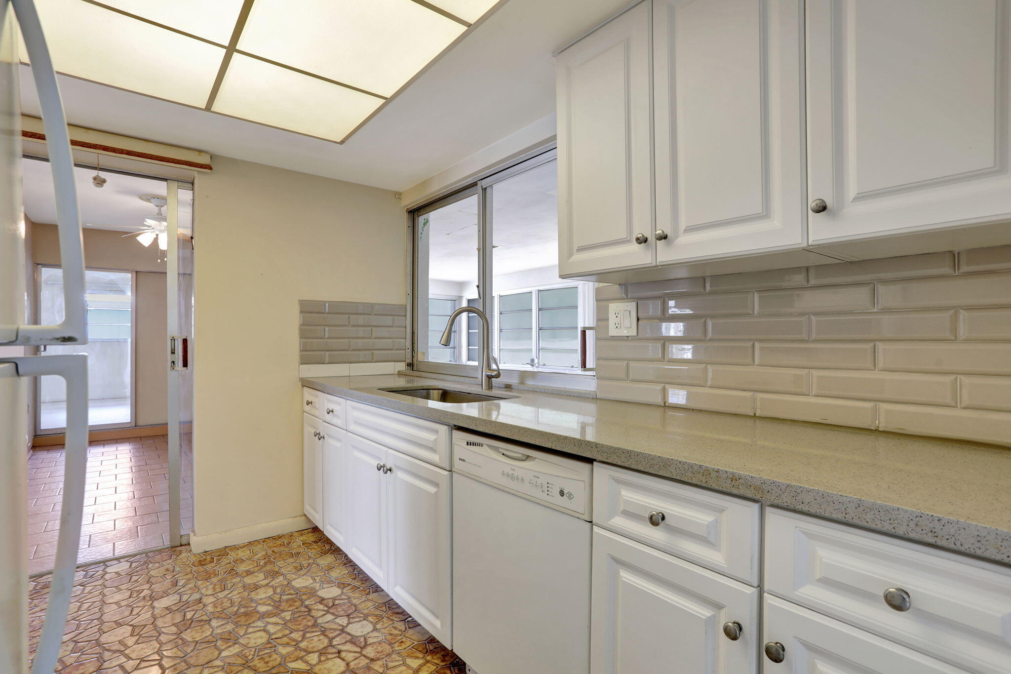 2210 NE 40th Court