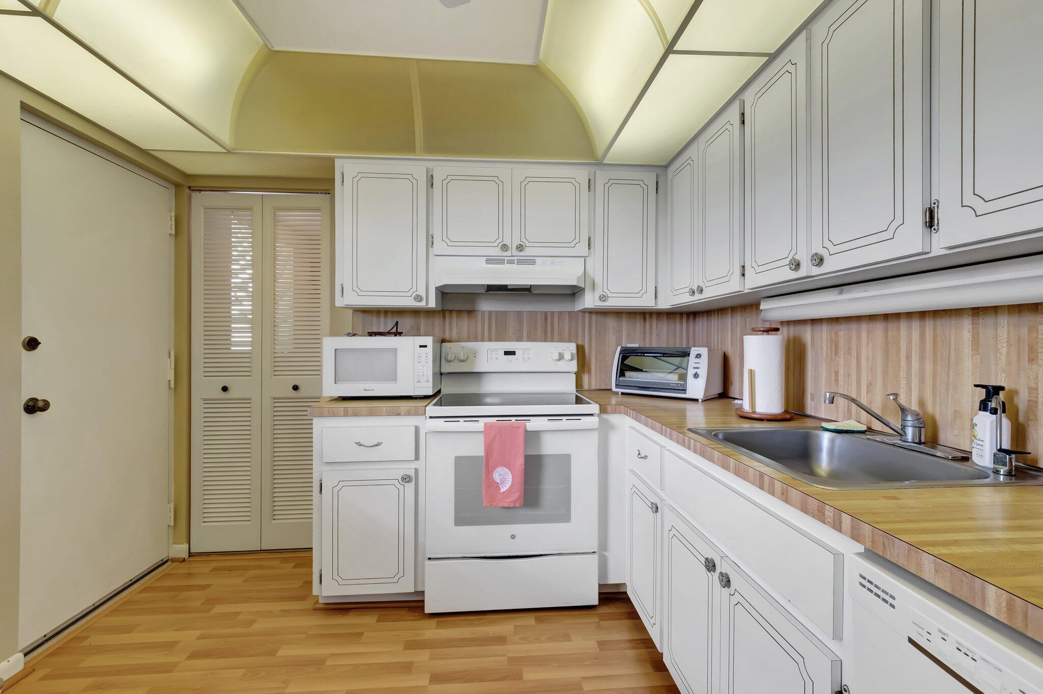 6400 NW 2nd Avenue 518