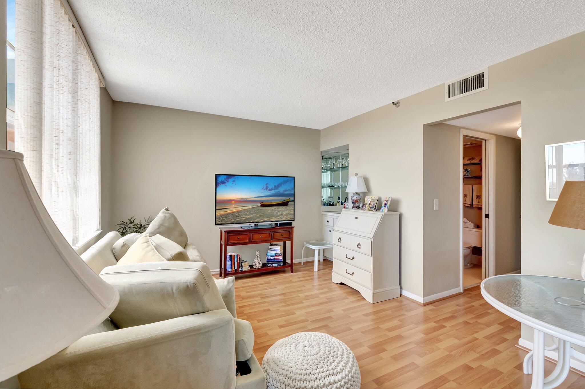 6400 NW 2nd Avenue 518