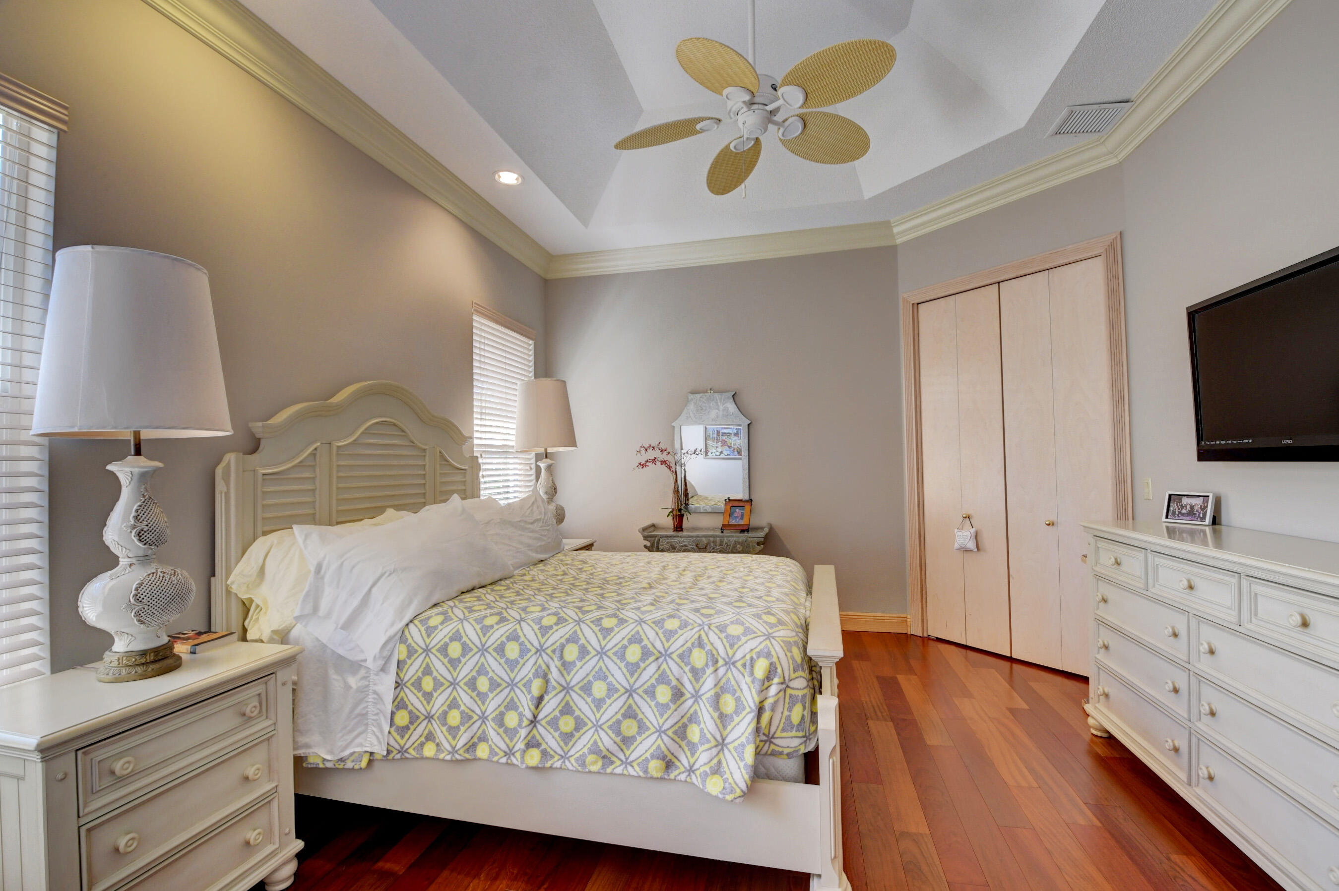 4800 Bocaire Boulevard