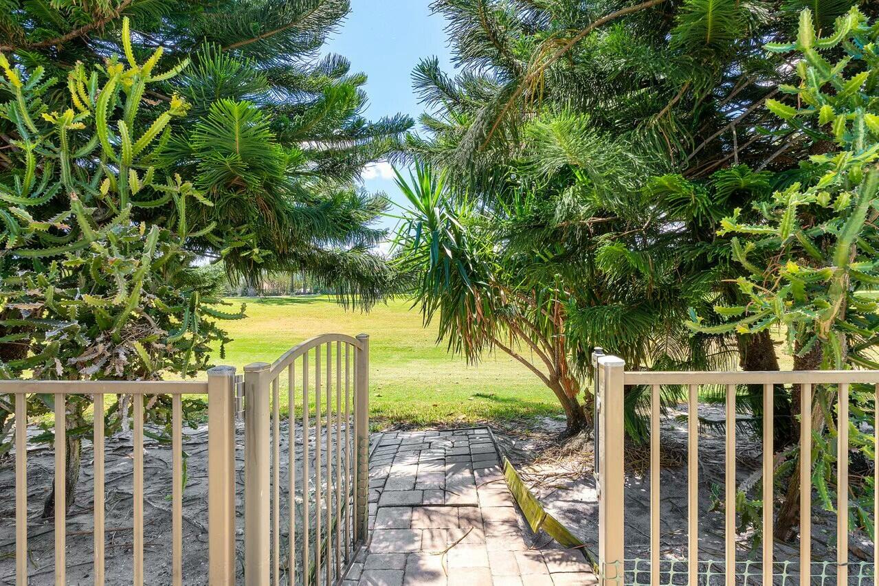 4800 Bocaire Boulevard