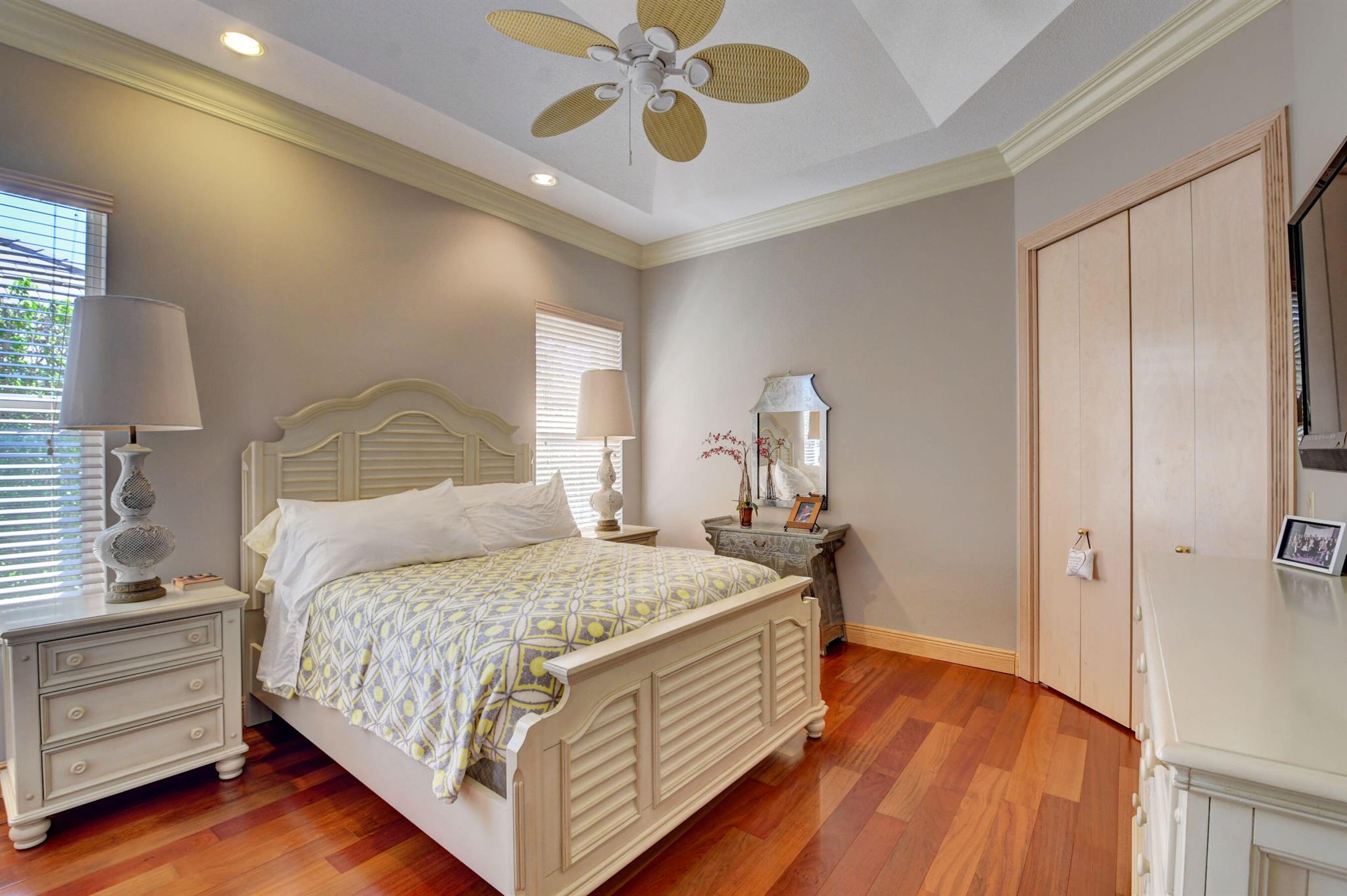 4800 Bocaire Boulevard