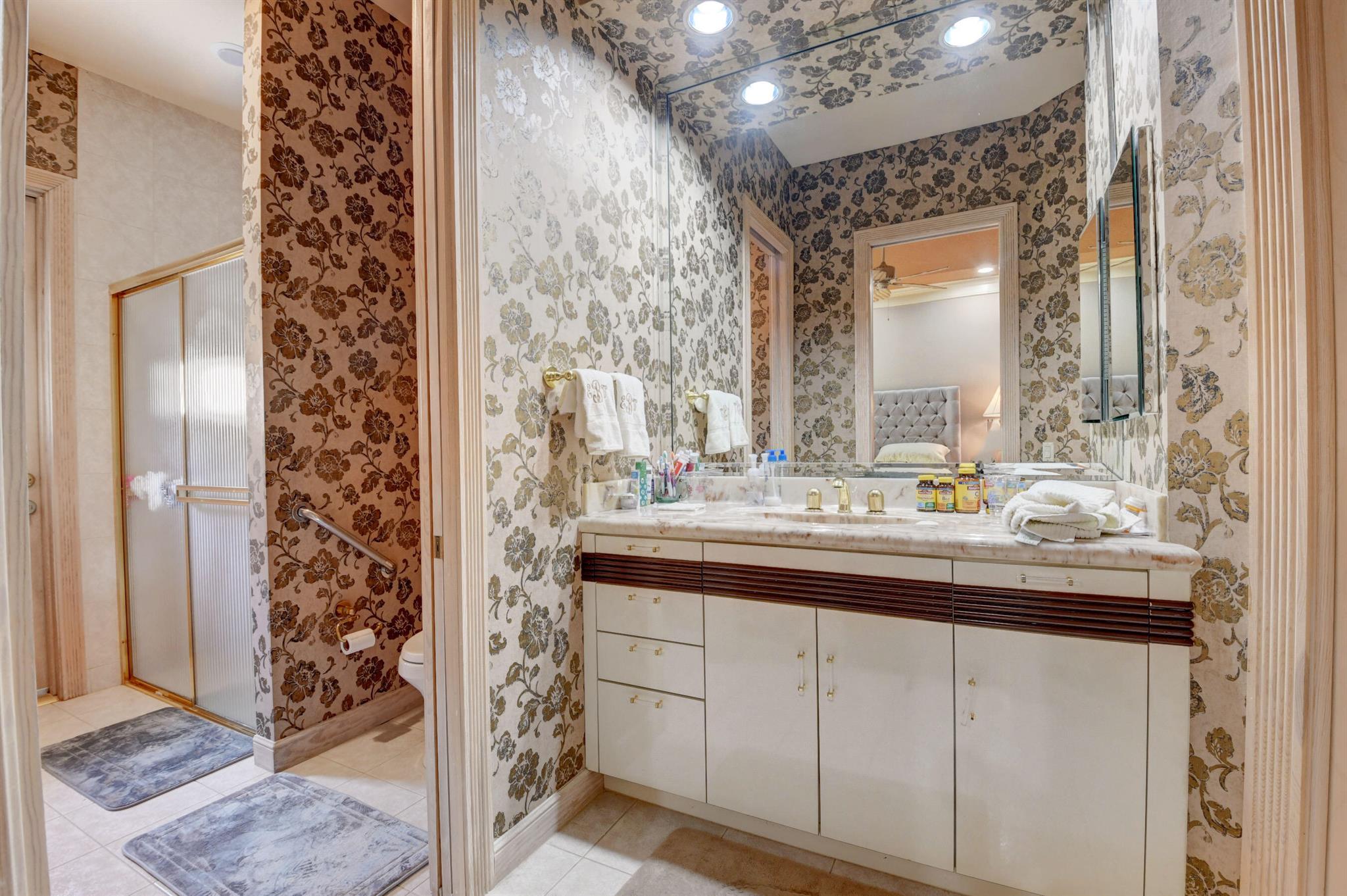 4800 Bocaire Boulevard