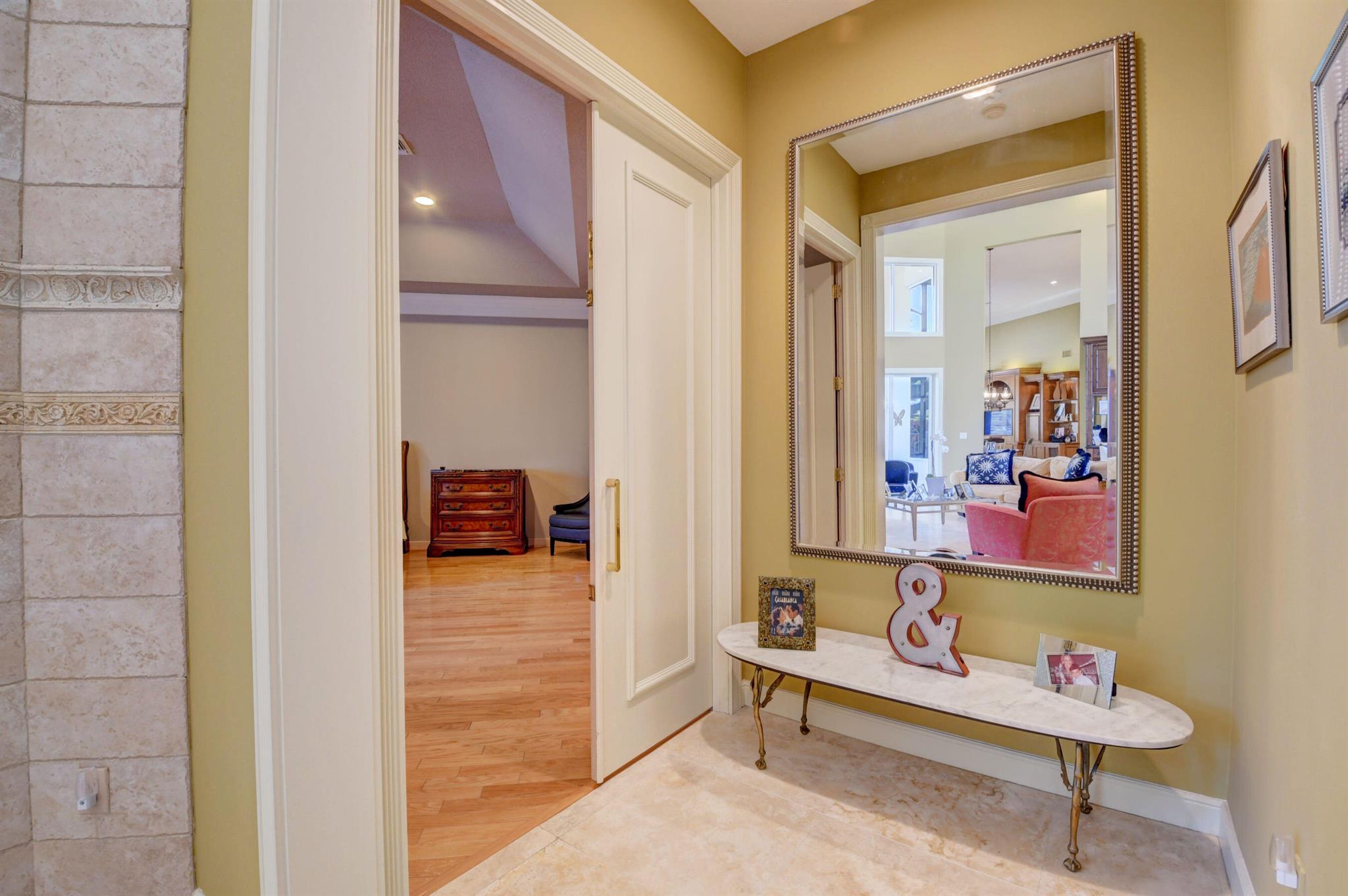 4800 Bocaire Boulevard