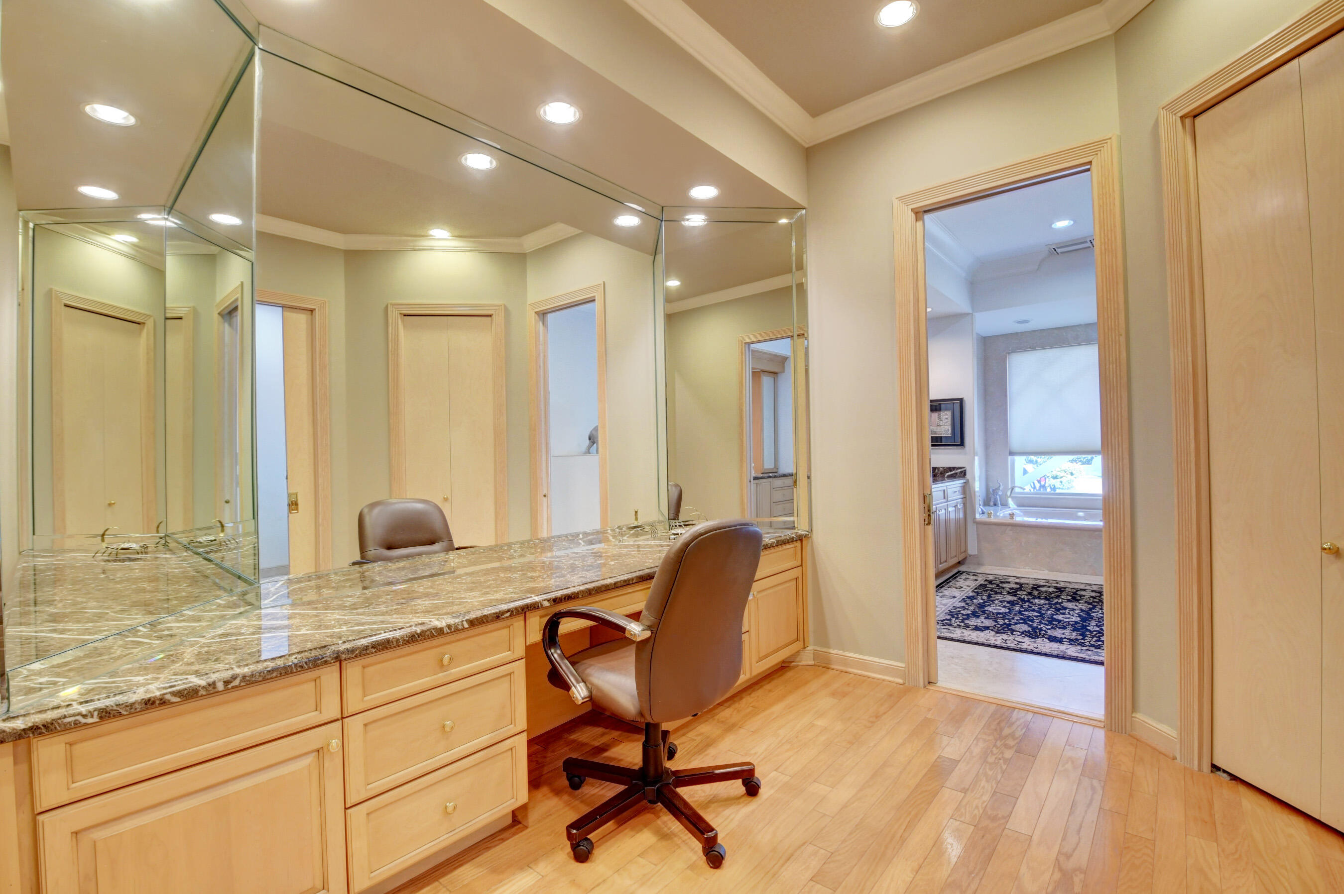 4800 Bocaire Boulevard