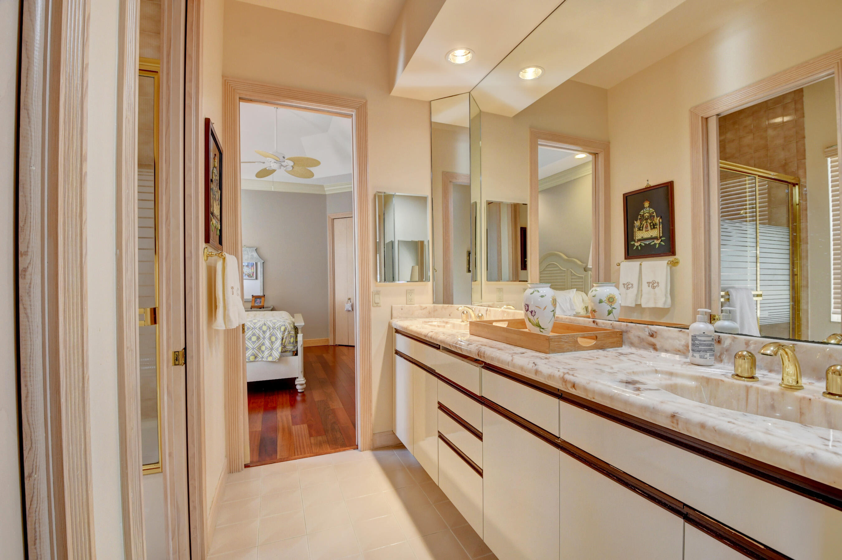 4800 Bocaire Boulevard