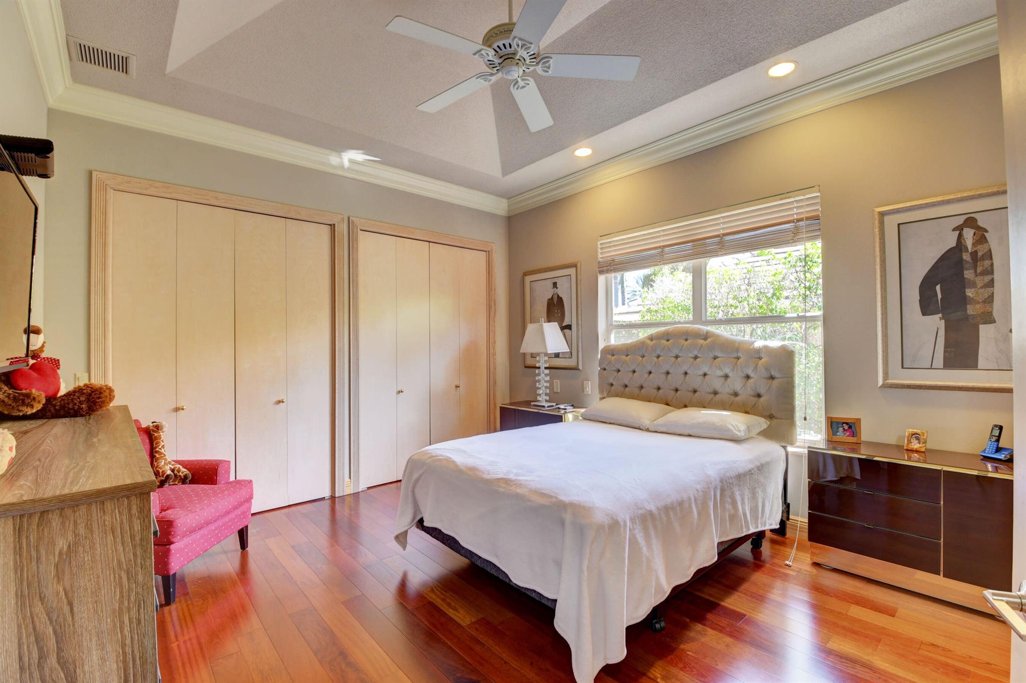 4800 Bocaire Boulevard