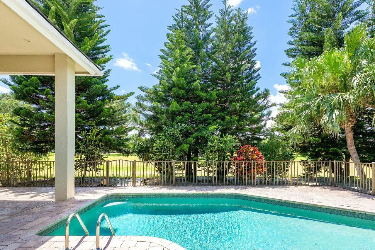 4800 Bocaire Boulevard