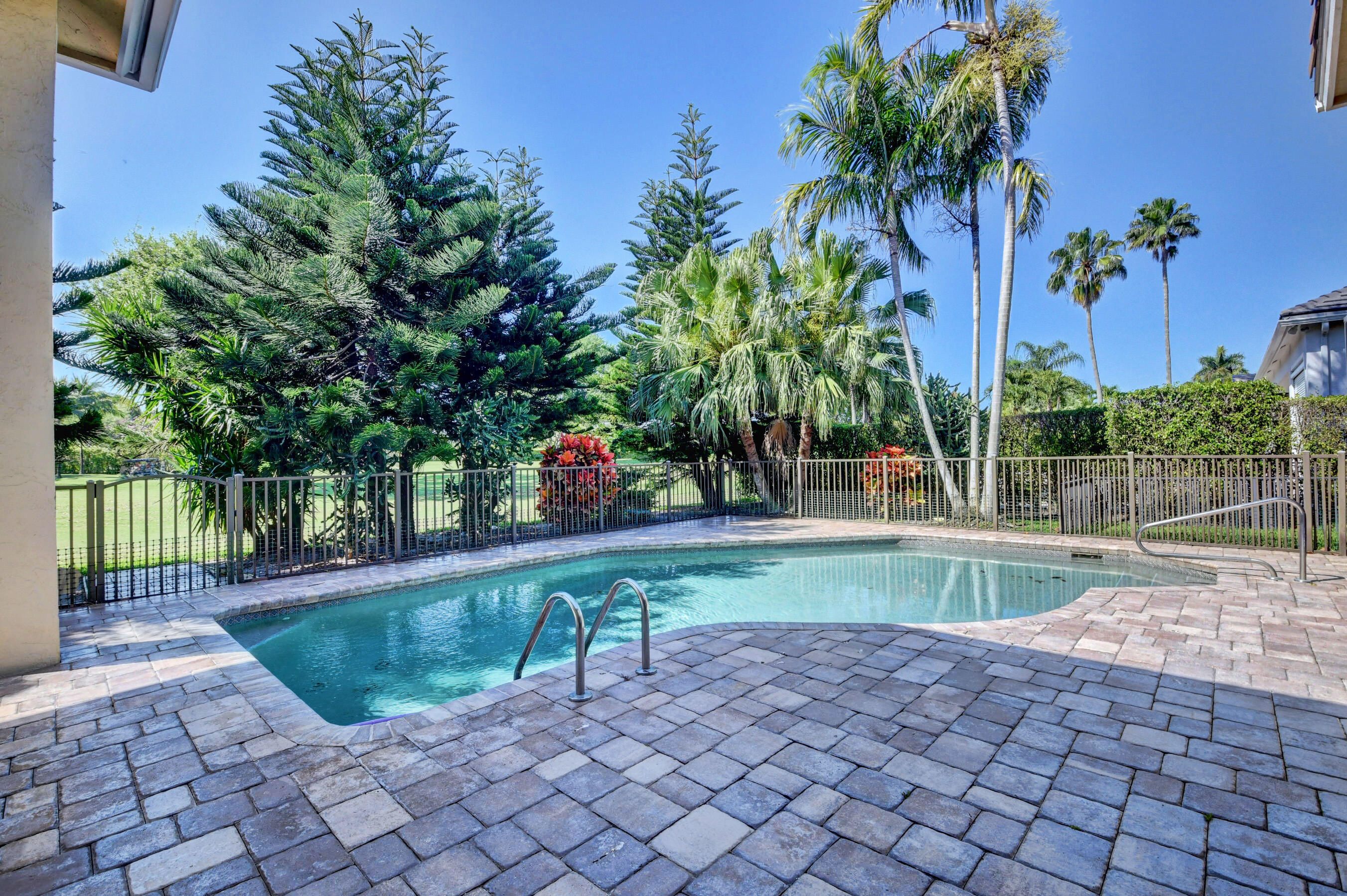 4800 Bocaire Boulevard