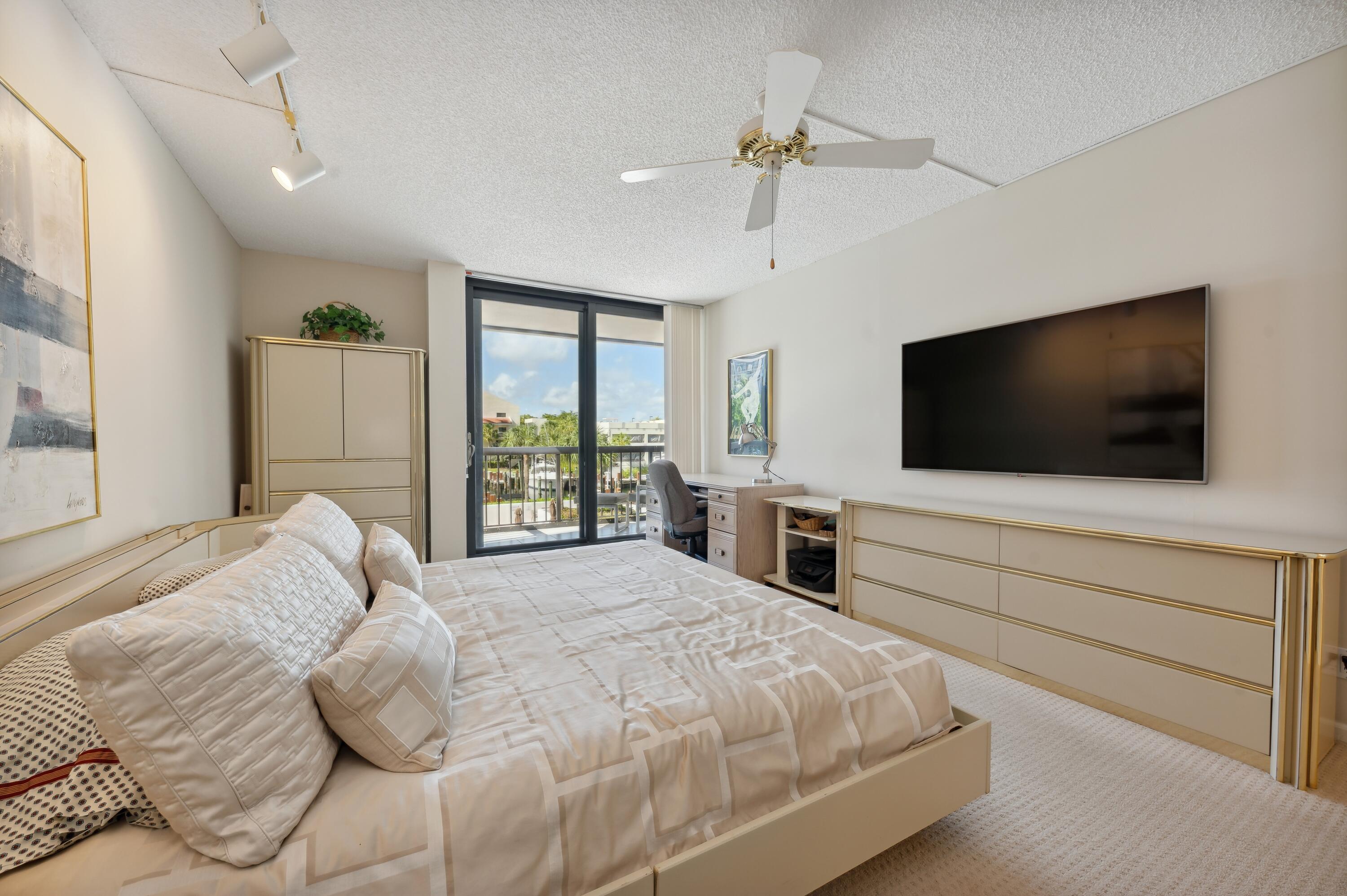 4748 S Ocean Boulevard 206
