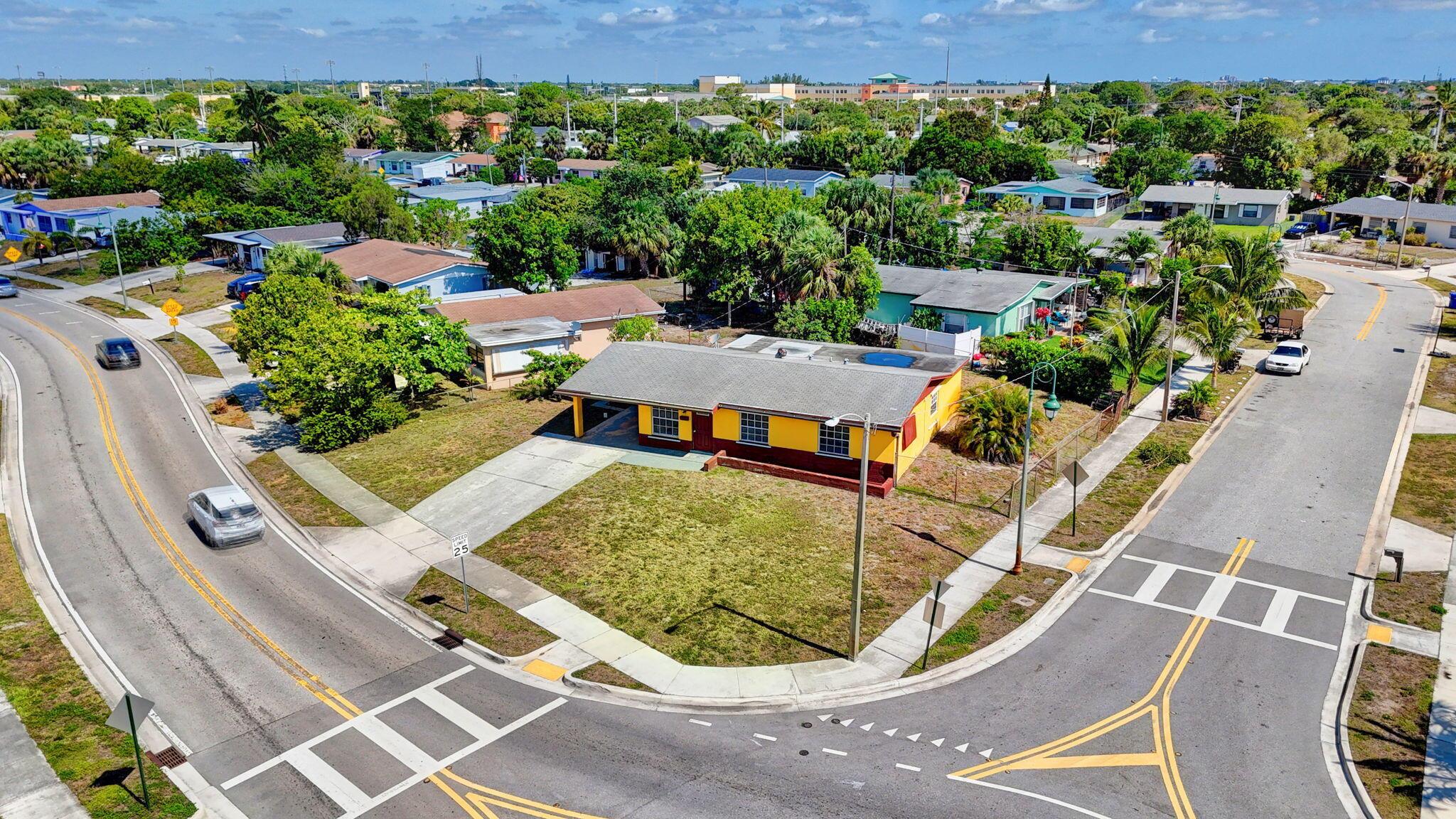 1500 W 13th Street W