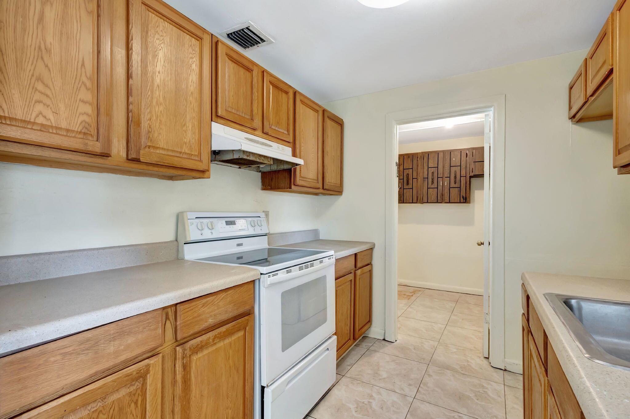 1500 W 13th Street W