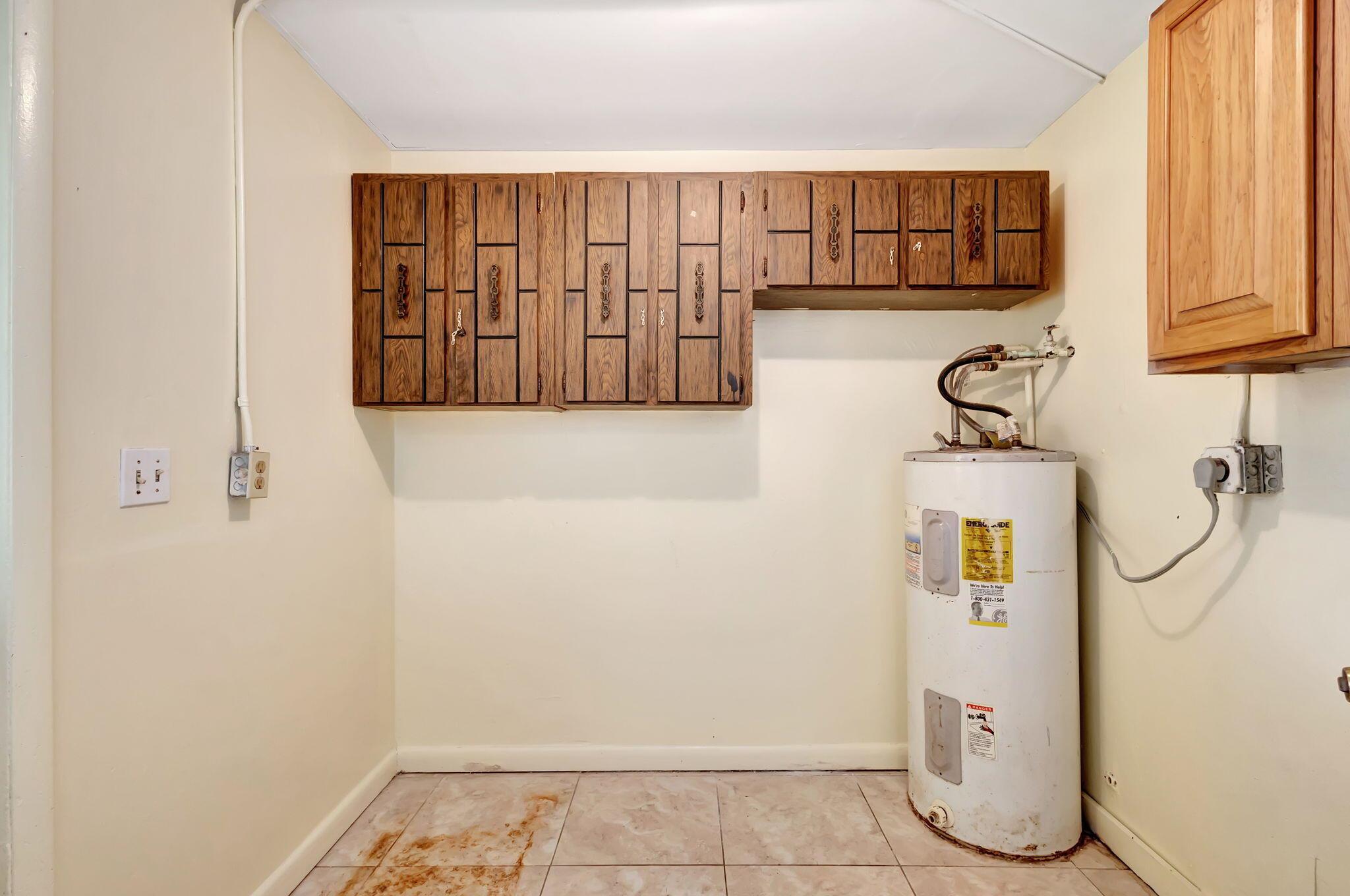 1500 W 13th Street W