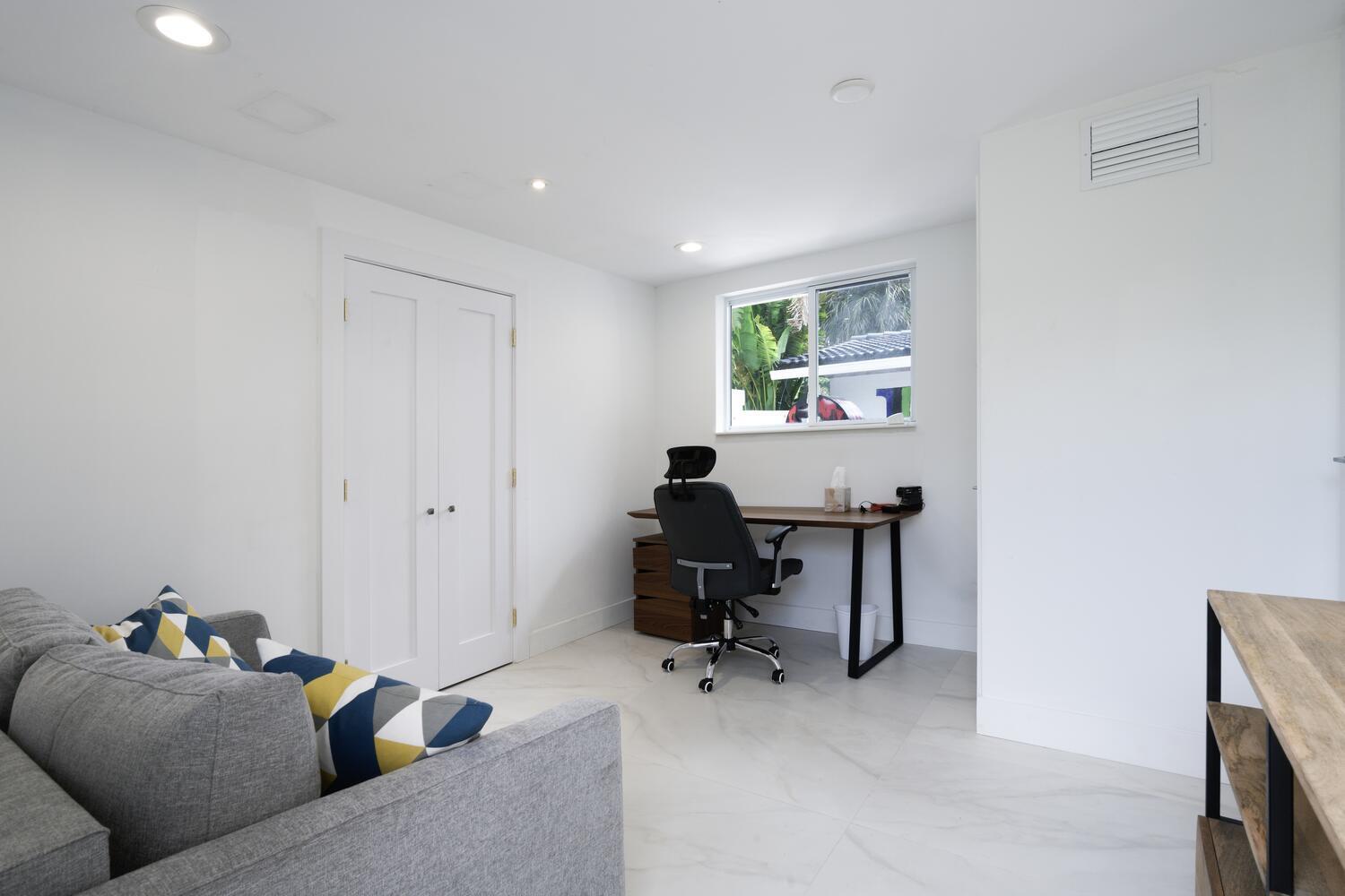 520 NE 17th Street