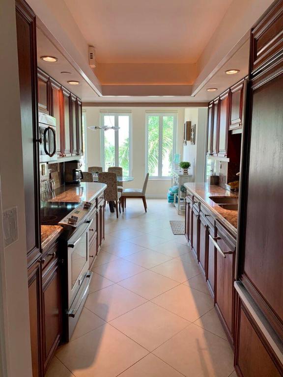 100 SE 5th Ph17 Avenue SE Ph17