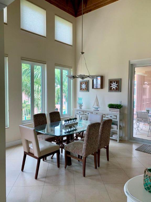 100 SE 5th Ph17 Avenue SE Ph17