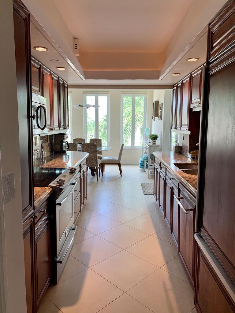 100 SE 5th Ph17 Avenue SE Ph17