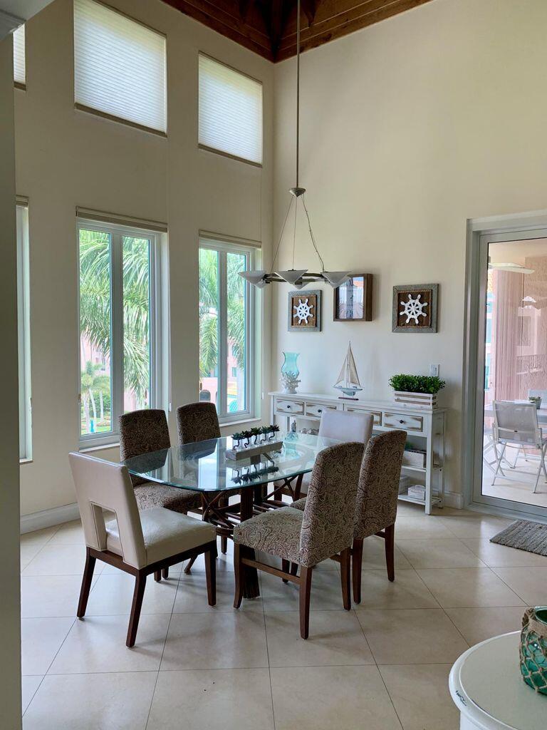 100 SE 5th Ph17 Avenue SE Ph17