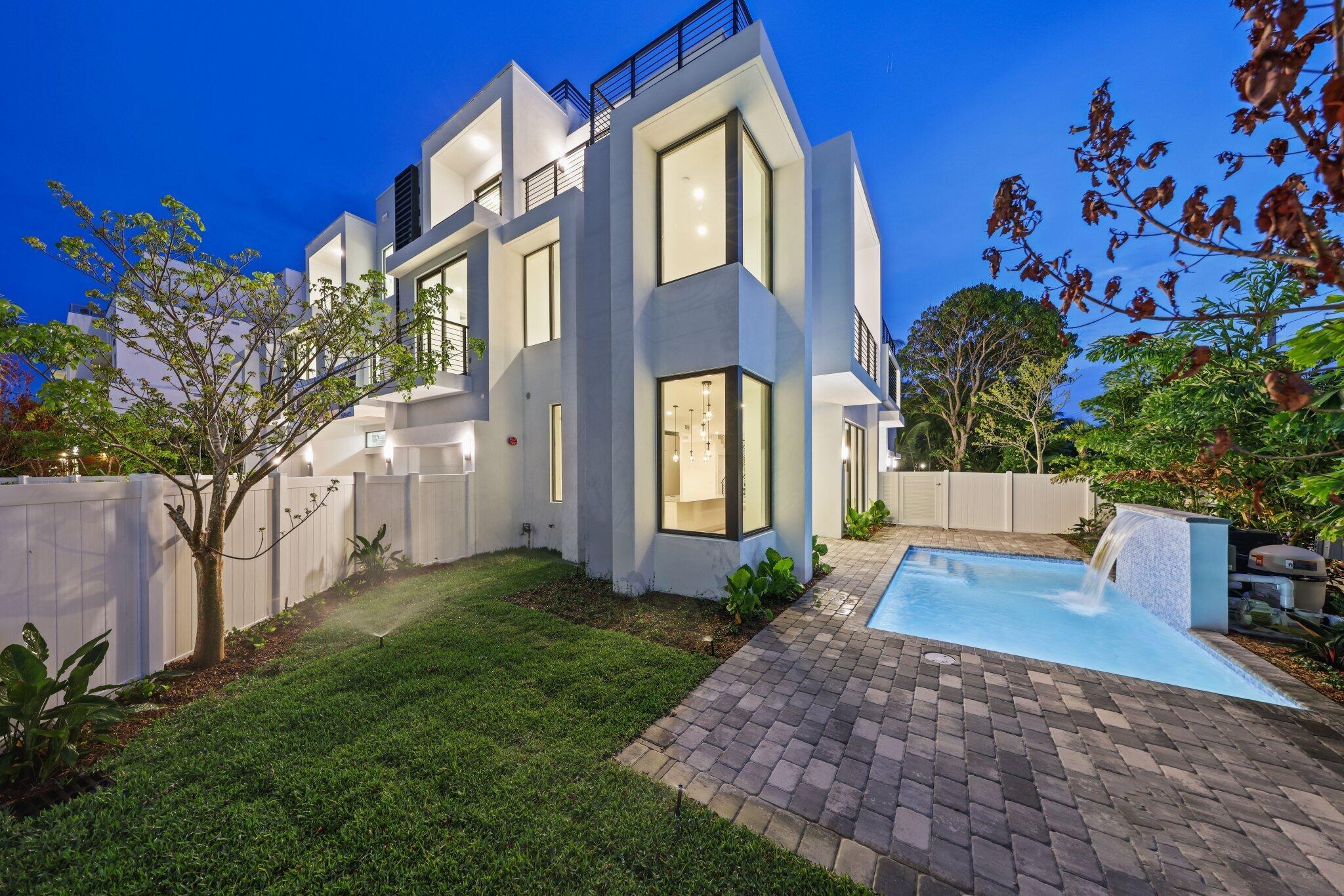 201 SE 4th Avenue