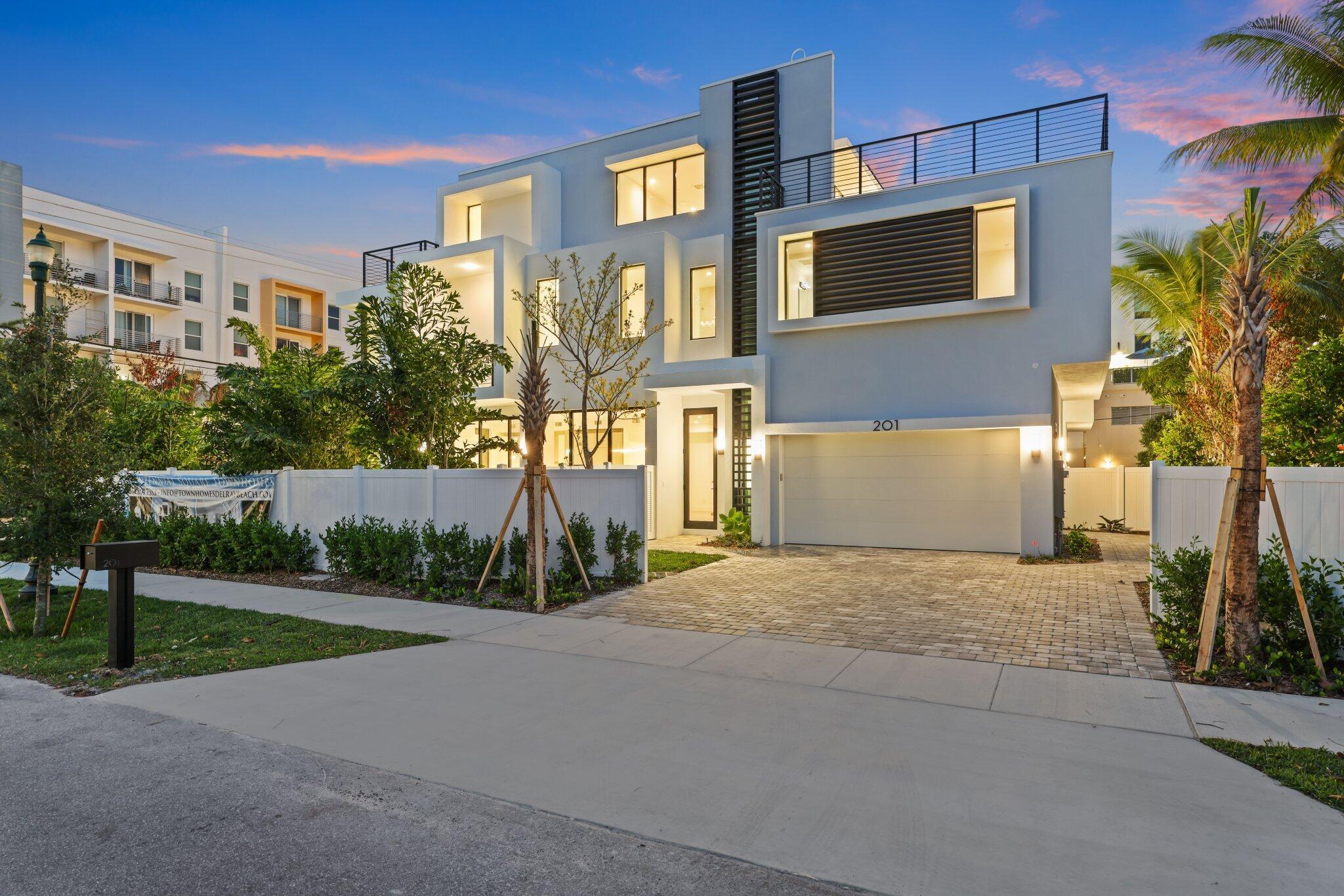 201 SE 4th Avenue