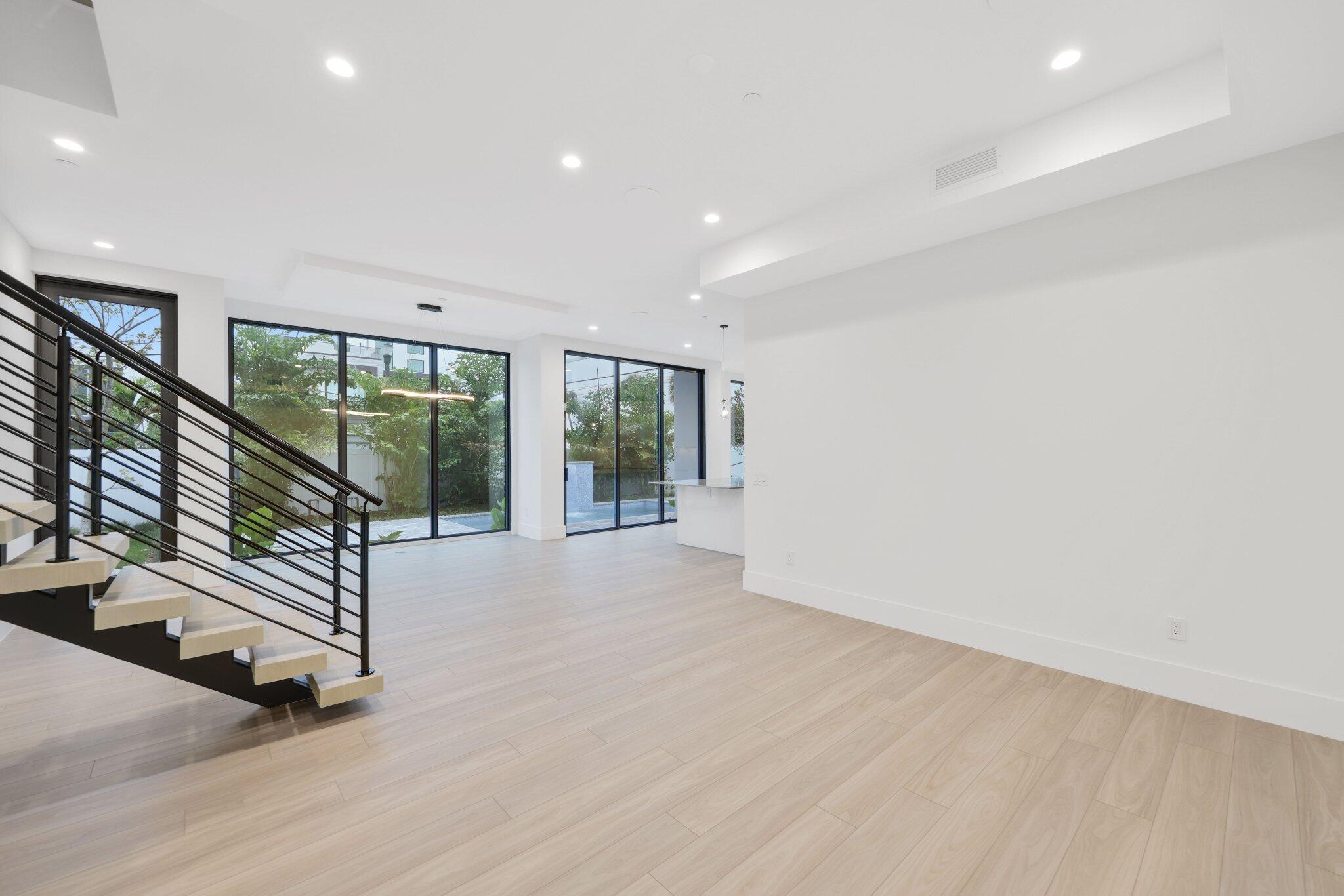 201 SE 4th Avenue