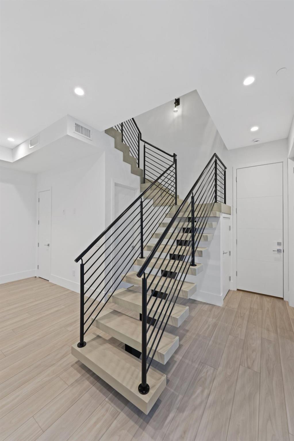 201 SE 4th Avenue