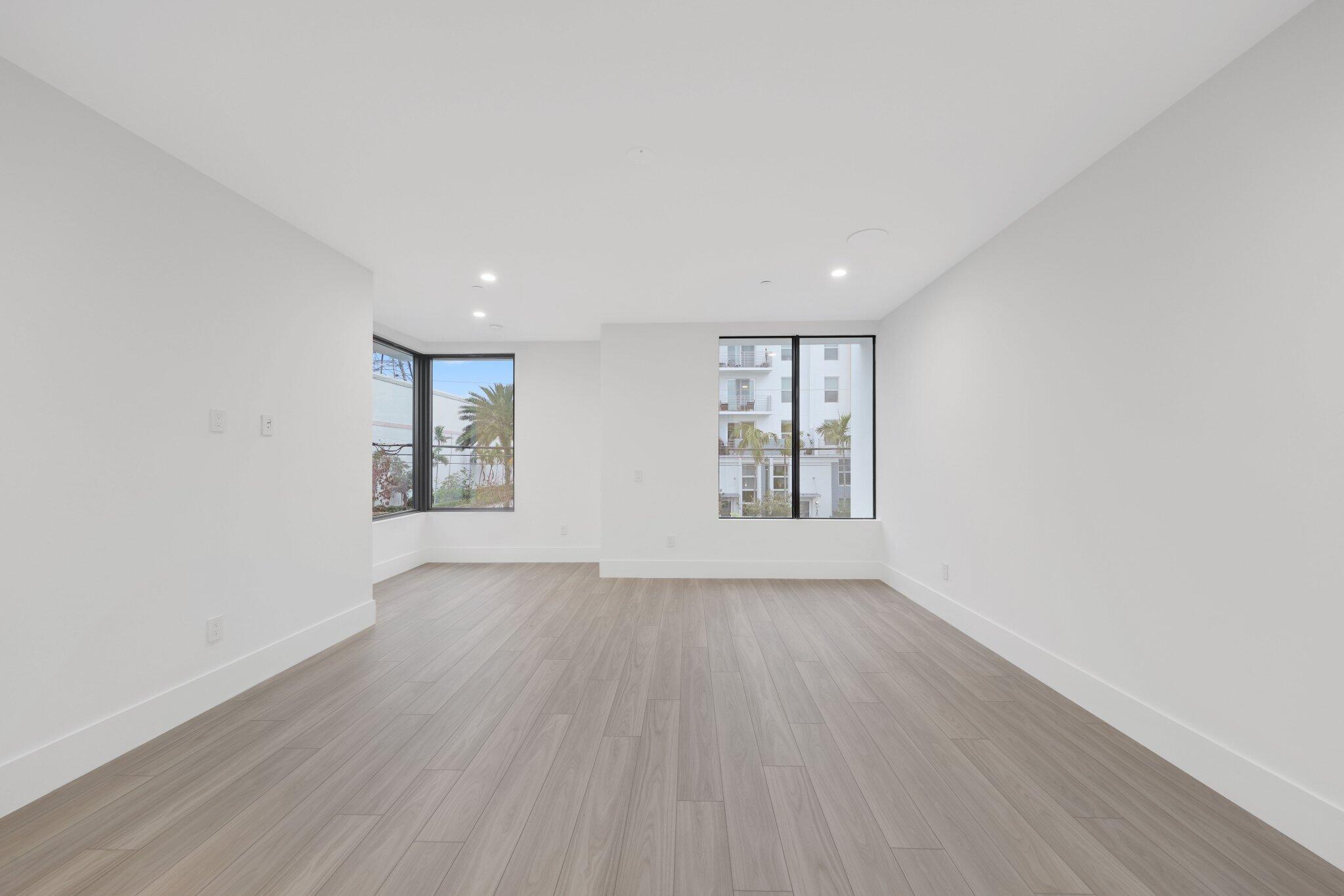 201 SE 4th Avenue