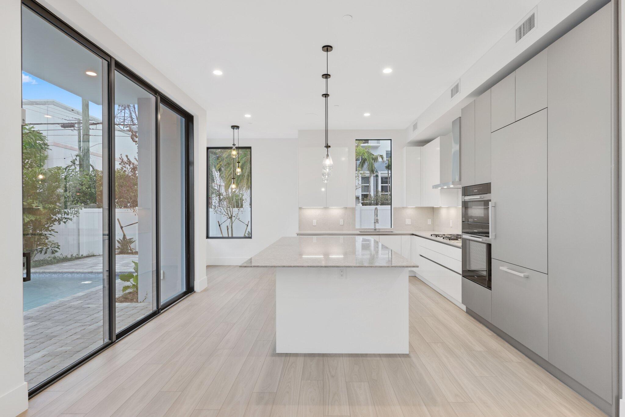 201 SE 4th Avenue