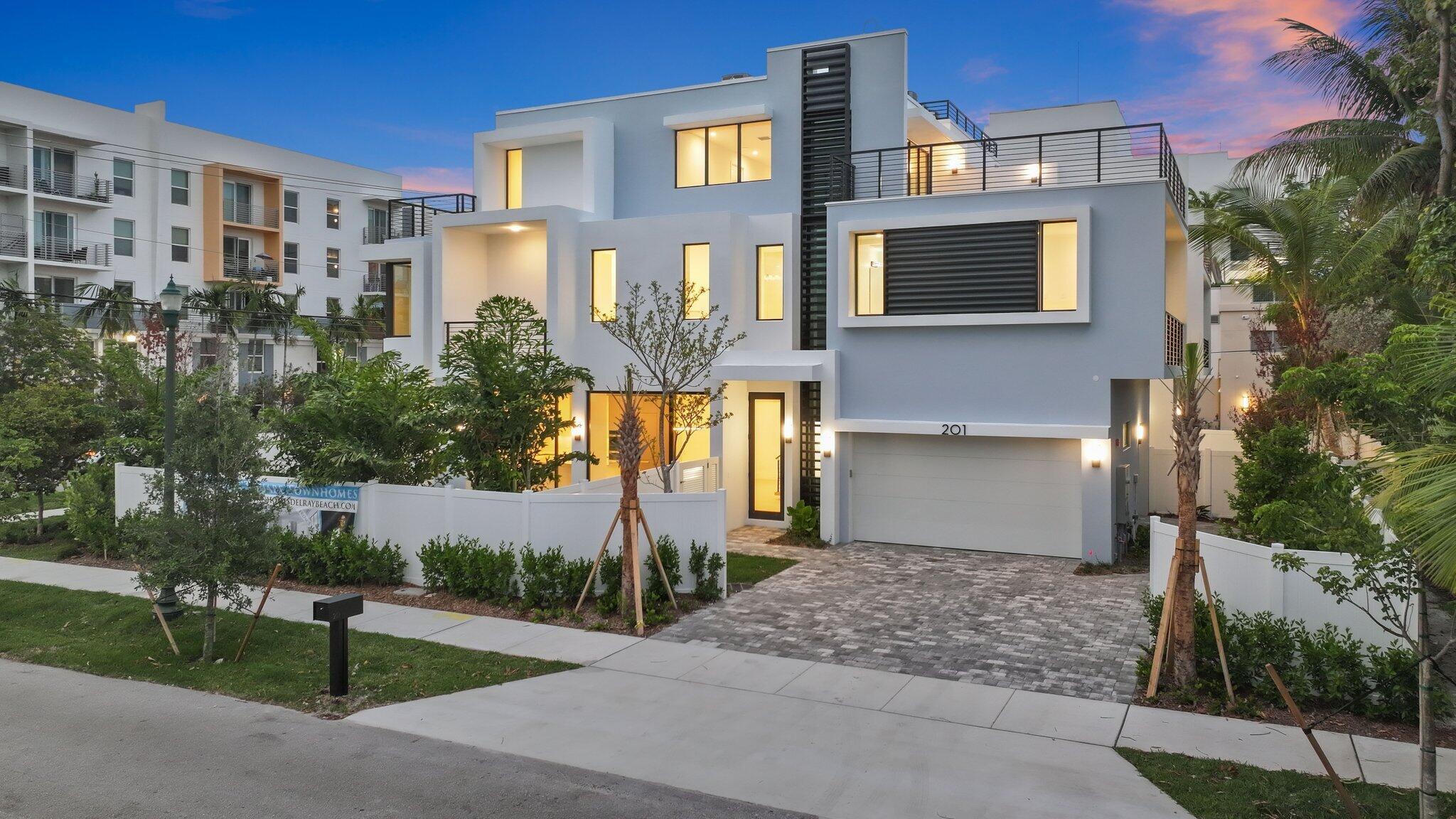 201 SE 4th Avenue